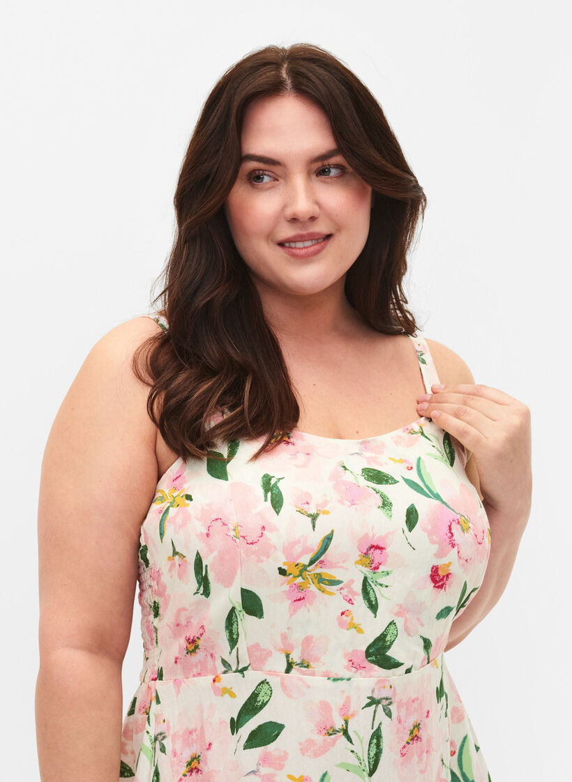 Kukallinen viskoosimekko naruolkaimilla ja smokkirypytyksellä, Off White Flower, Model image number 2