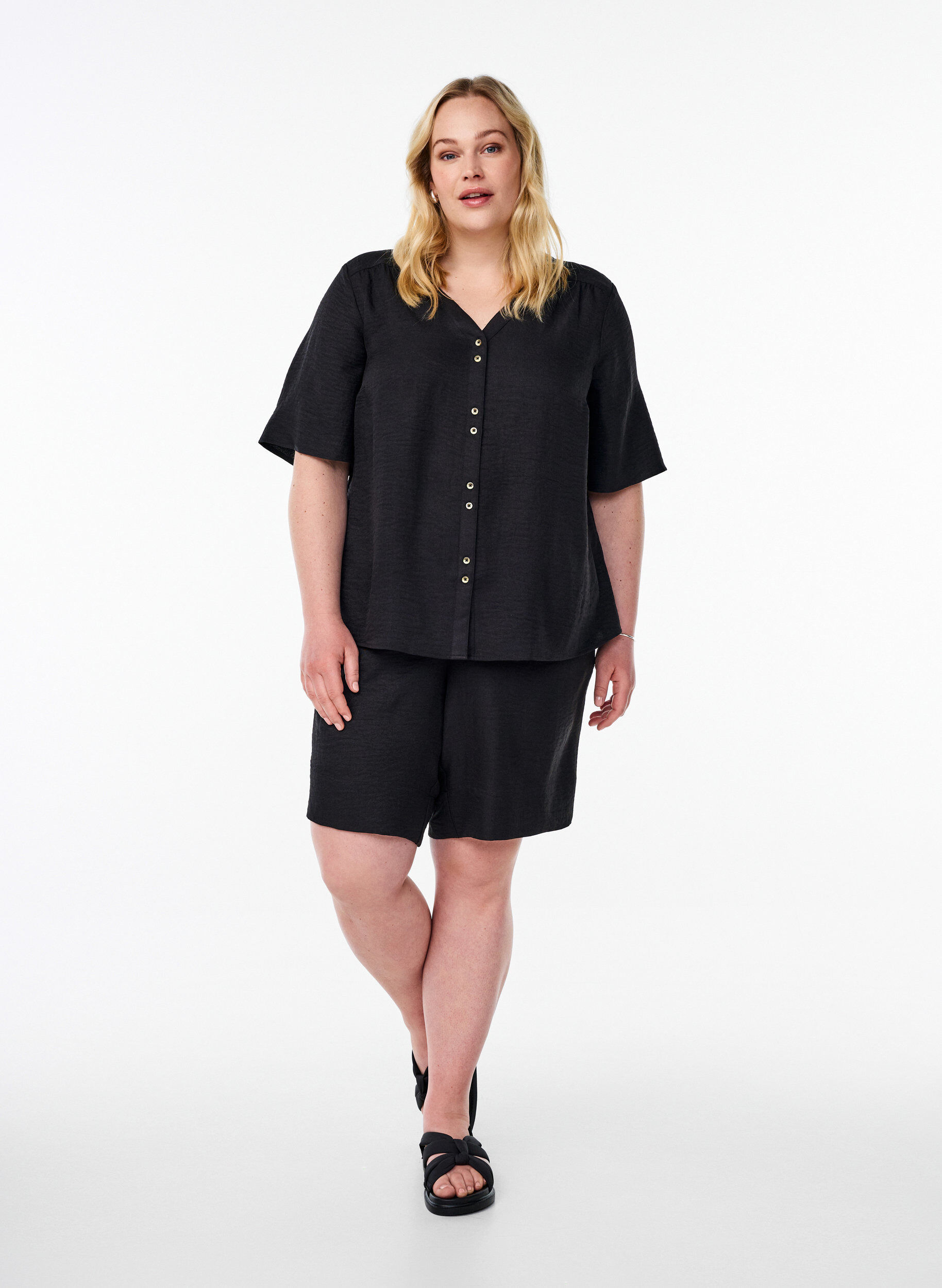ZizziLyhythihainen paitapusero v-p&auml;&auml;ntiell&auml;, Musta, Model image number 1