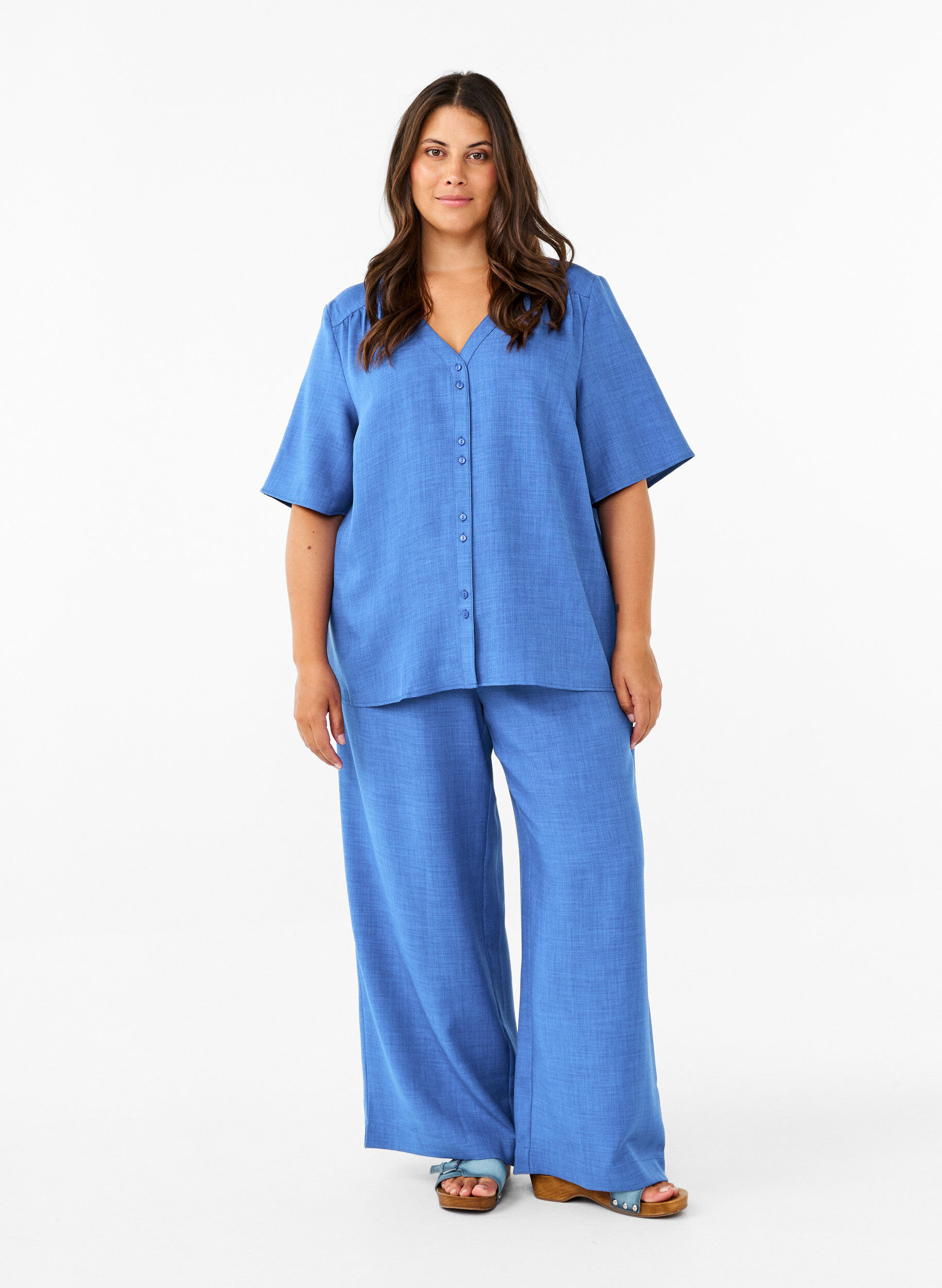 Zizzi Lyhythihainen paitapusero v-p&auml;&auml;ntiell&auml;, Sininen, Model image number 1