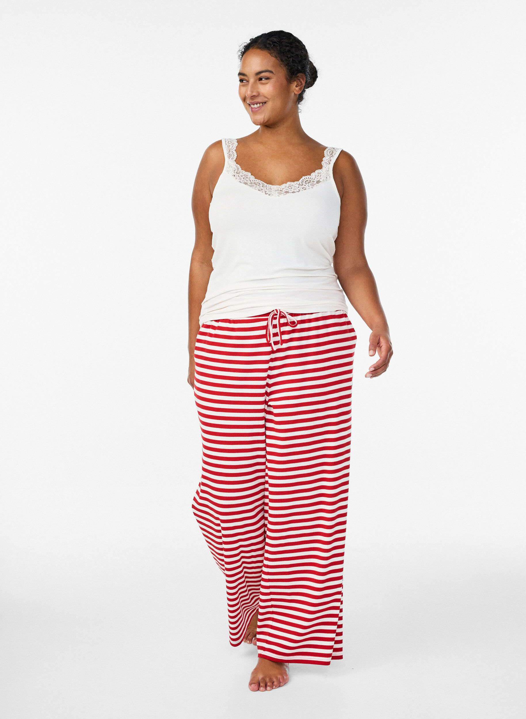 Zizzi Pitsireunainen viskoositoppi, Vanilja, Model image number 1