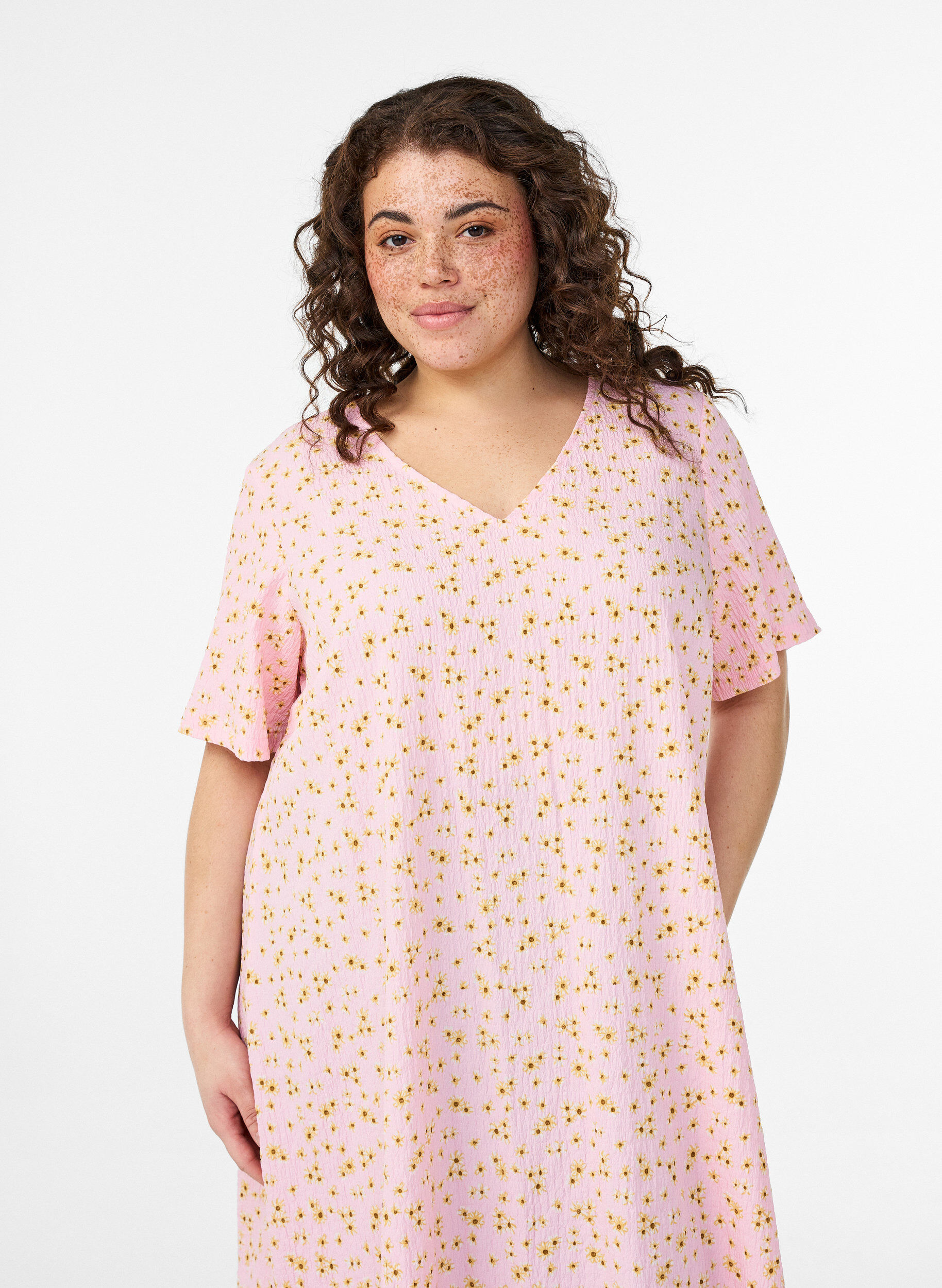 ZizziLyhythihainen mekko V-p&auml;&auml;ntiell&auml;, Vaaleanpunainen, Model image number 2