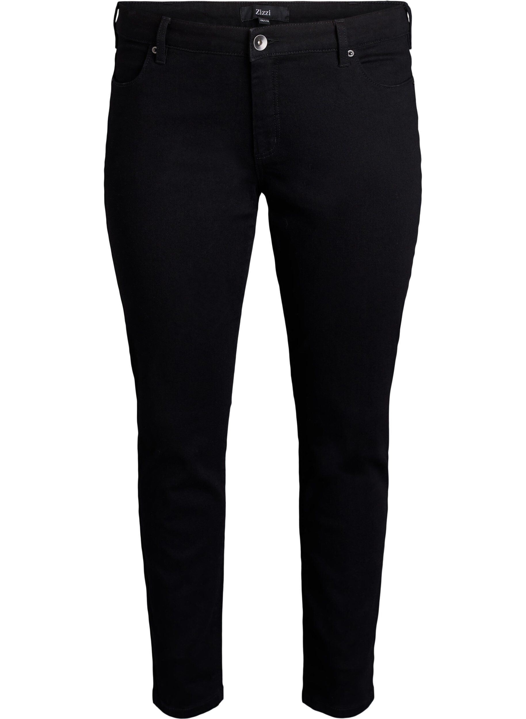 Slim fit Emily-farkut, joissa on normaali vy&ouml;t&auml;r&ouml;.