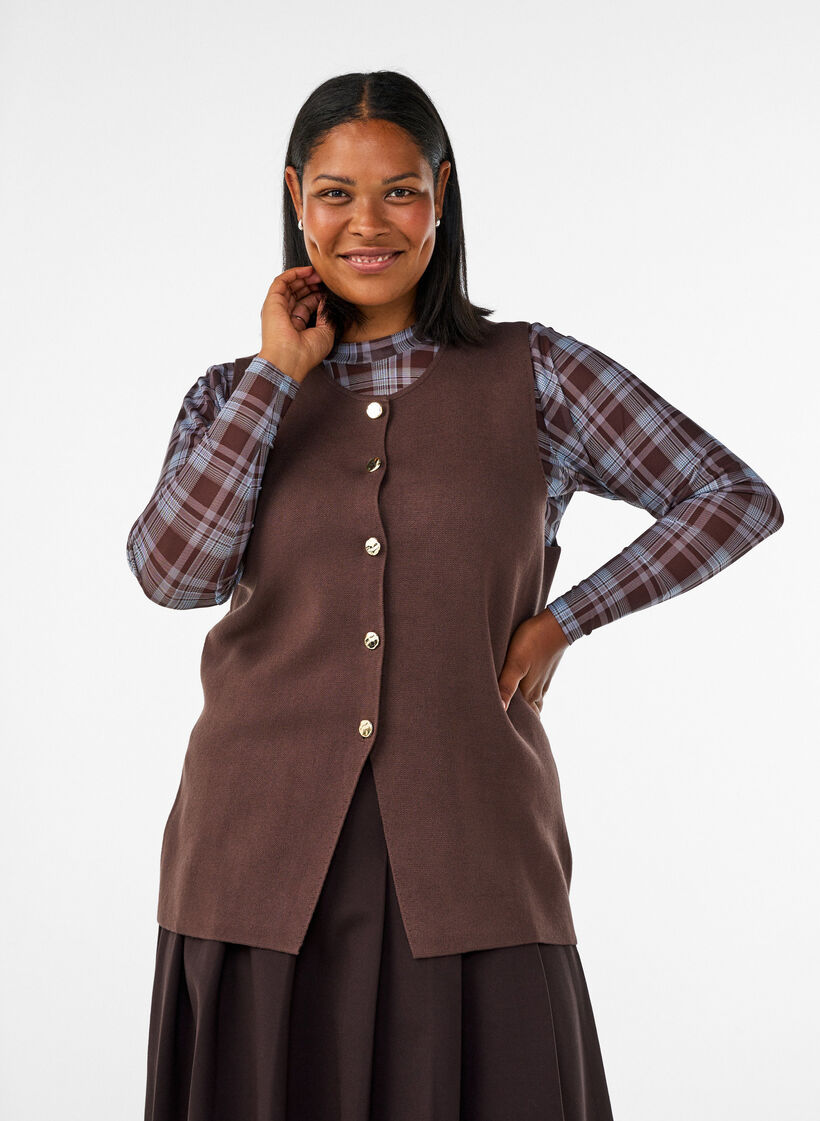 Hihaton neuleliivi koristeellisilla napeilla, Ruskea, Model