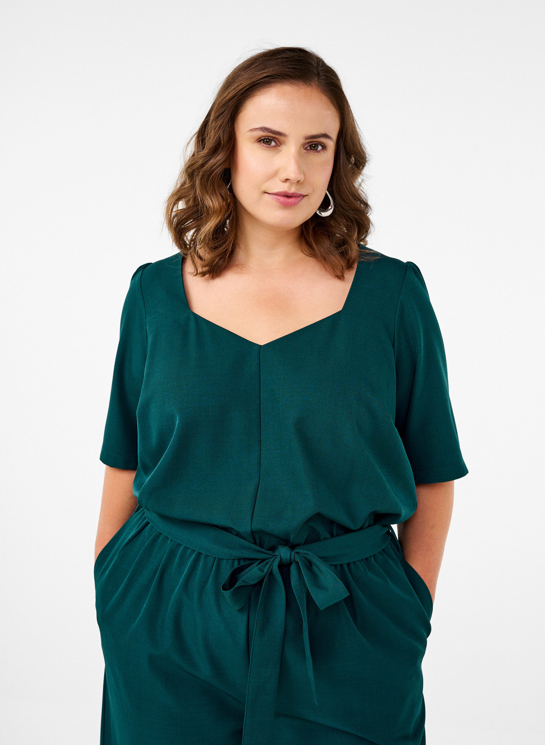 Zizzi Haalaripuku vy&ouml;ll&auml; ja lyhyill&auml; hihoilla, Sea Moss Melange, Model image number 2