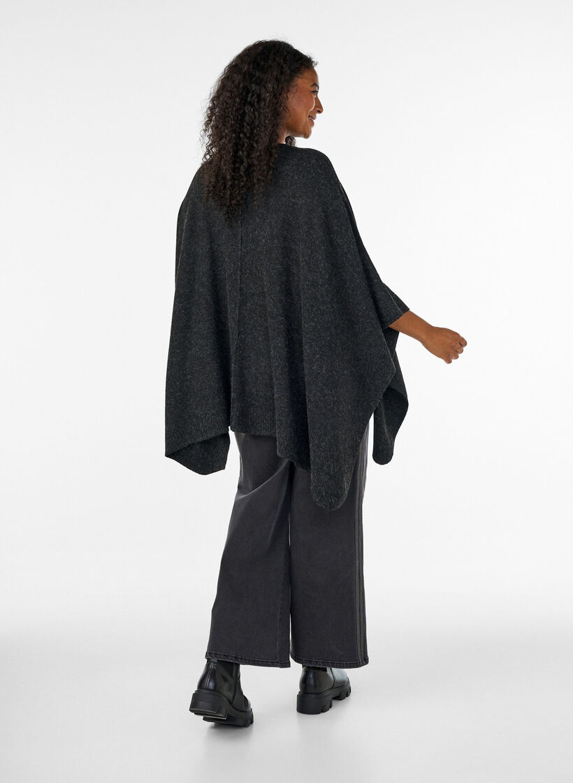Py&ouml;re&auml;aukkoiset neulotut ponchot, Harmaa, Model image number 2
