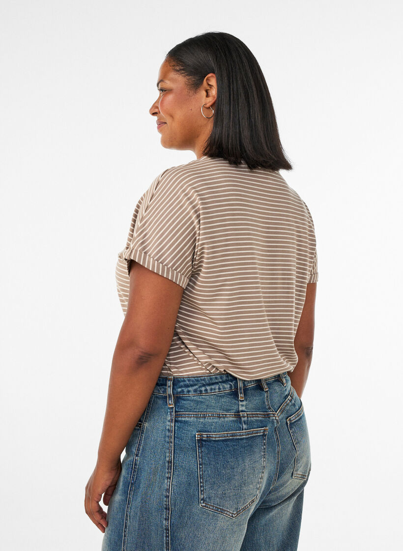 Raidallinen T-paita viskoosista py&ouml;re&auml;ll&auml; p&auml;&auml;ntiell&auml;, Beige, Model image number 2