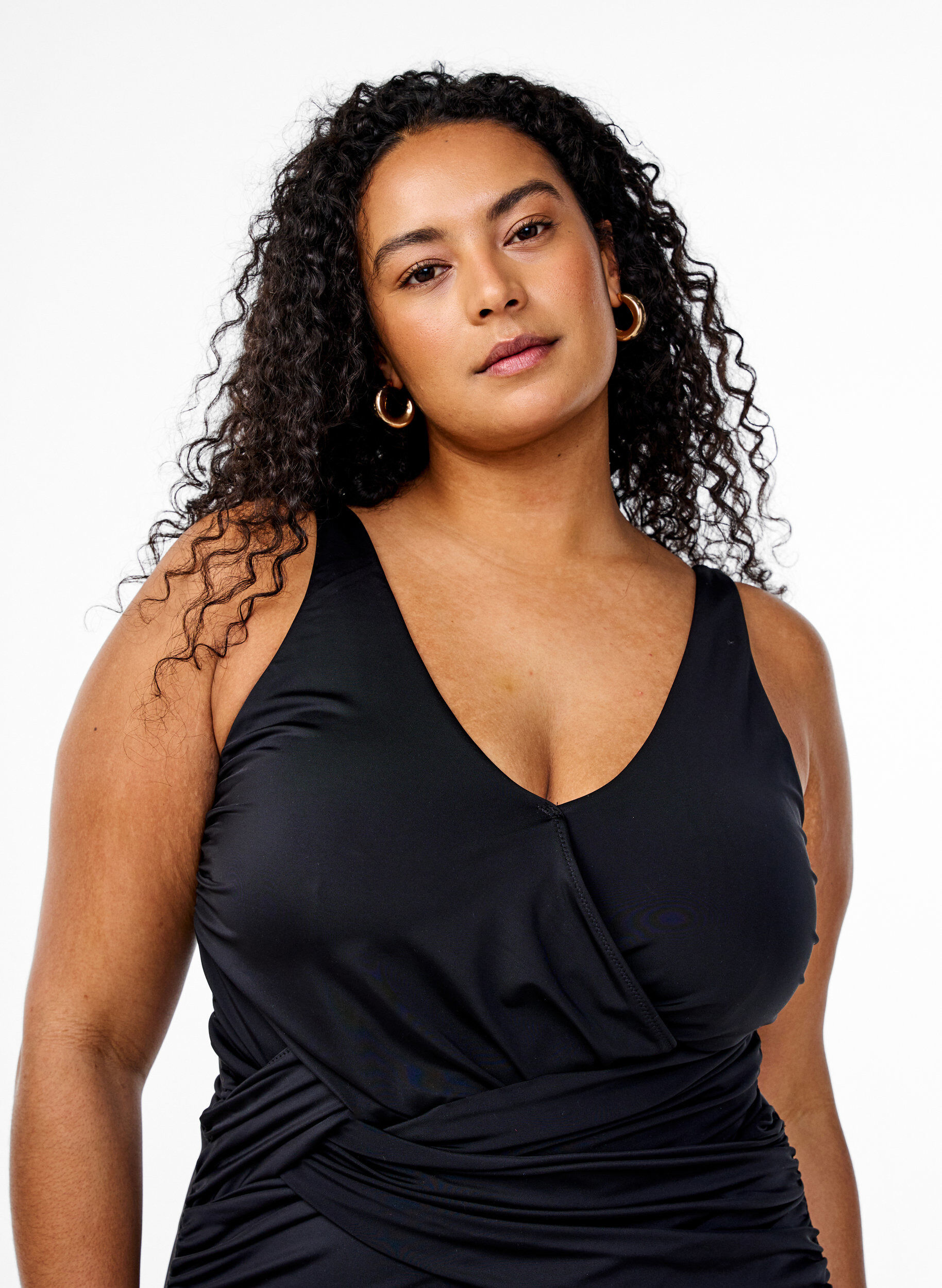 Zizzi Uima-asu drapeeratulla ristiyksityiskohdalla, Musta, Model image number 2