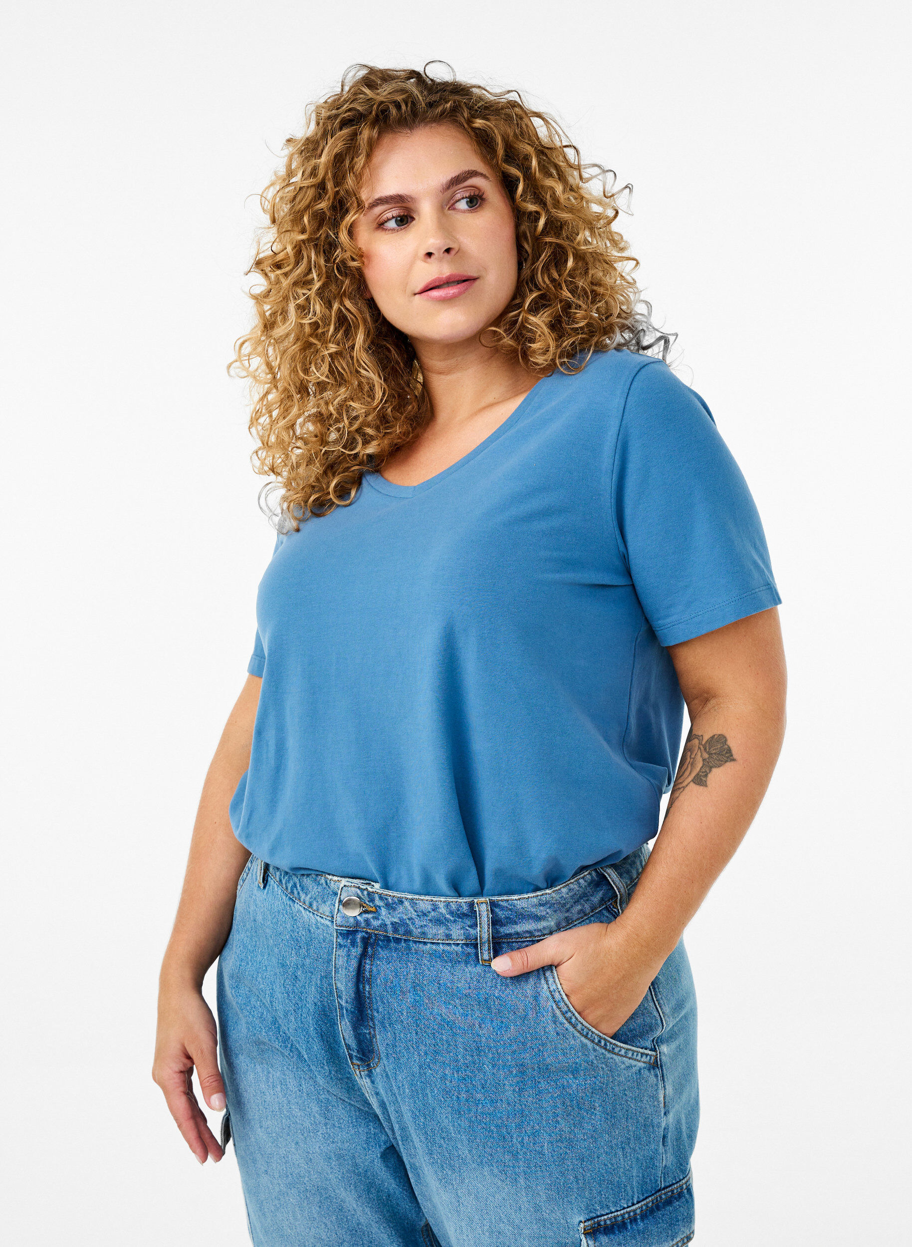 Yksiv&auml;rinen perus t-paita puuvillasta, Sininen, Model