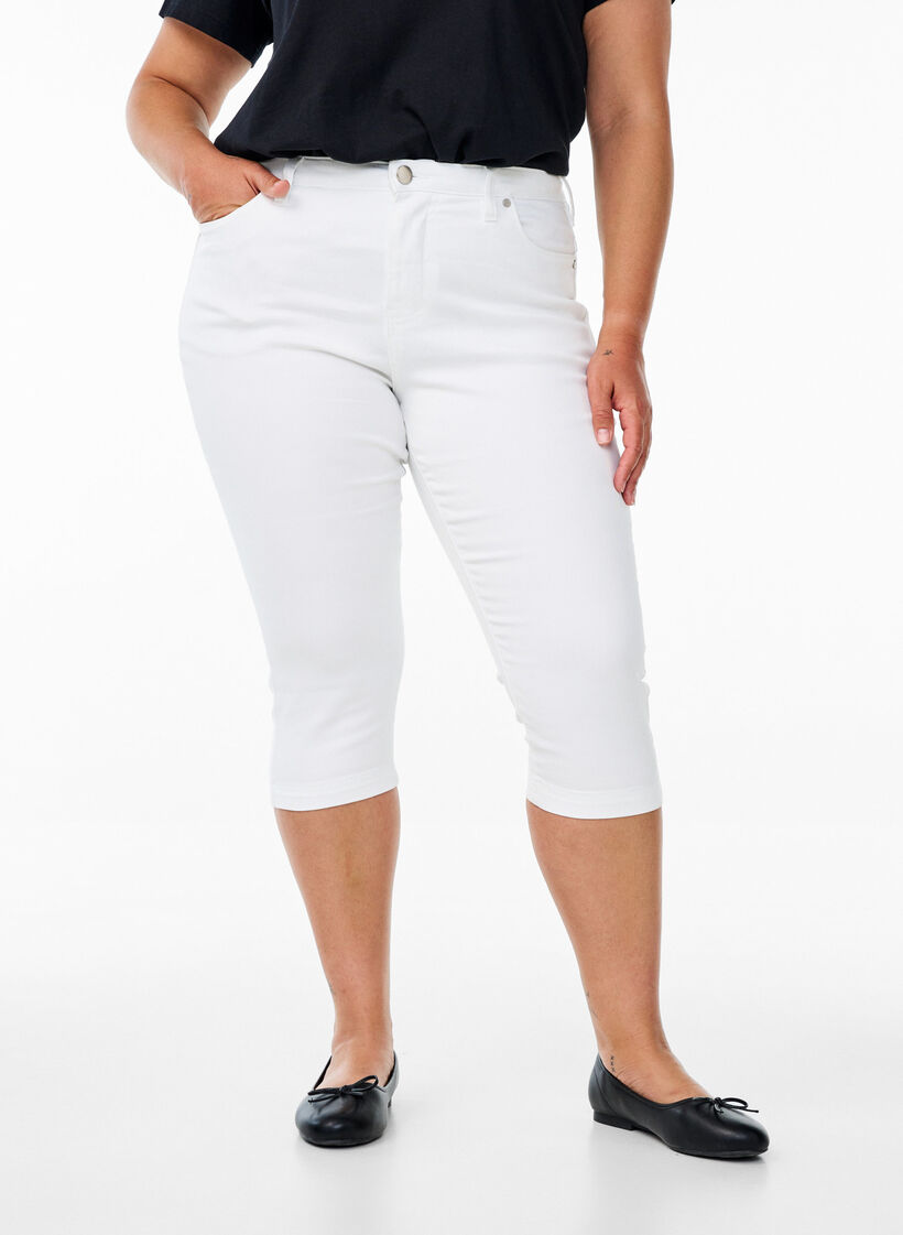 Korkeavy&ouml;t&auml;r&ouml;iset Amy-farkkucaprit super slim fit, Valkoinen, Model image number 2