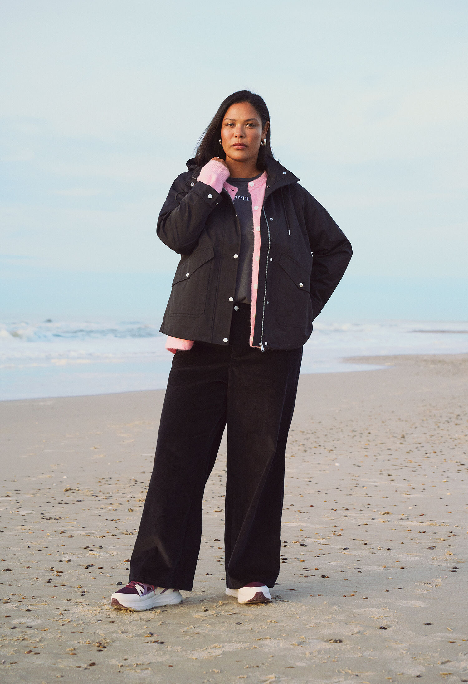 Zizzi Musta kev&auml;tjakku, , Model