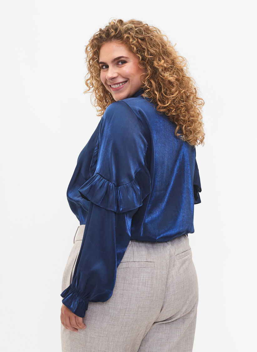 Viskoosipaita röyhelöillä, Titan, Model image number 1