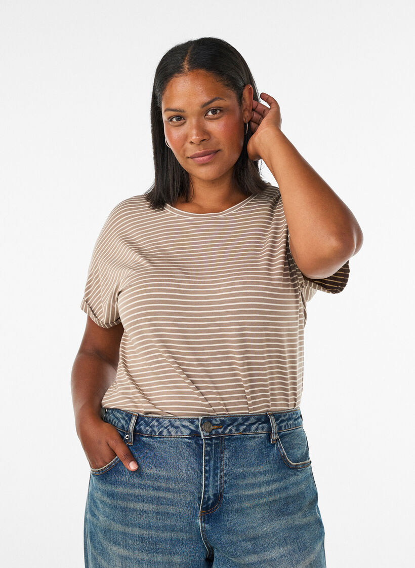 Raidallinen T-paita viskoosista py&ouml;re&auml;ll&auml; p&auml;&auml;ntiell&auml;, Beige, Model image number 0