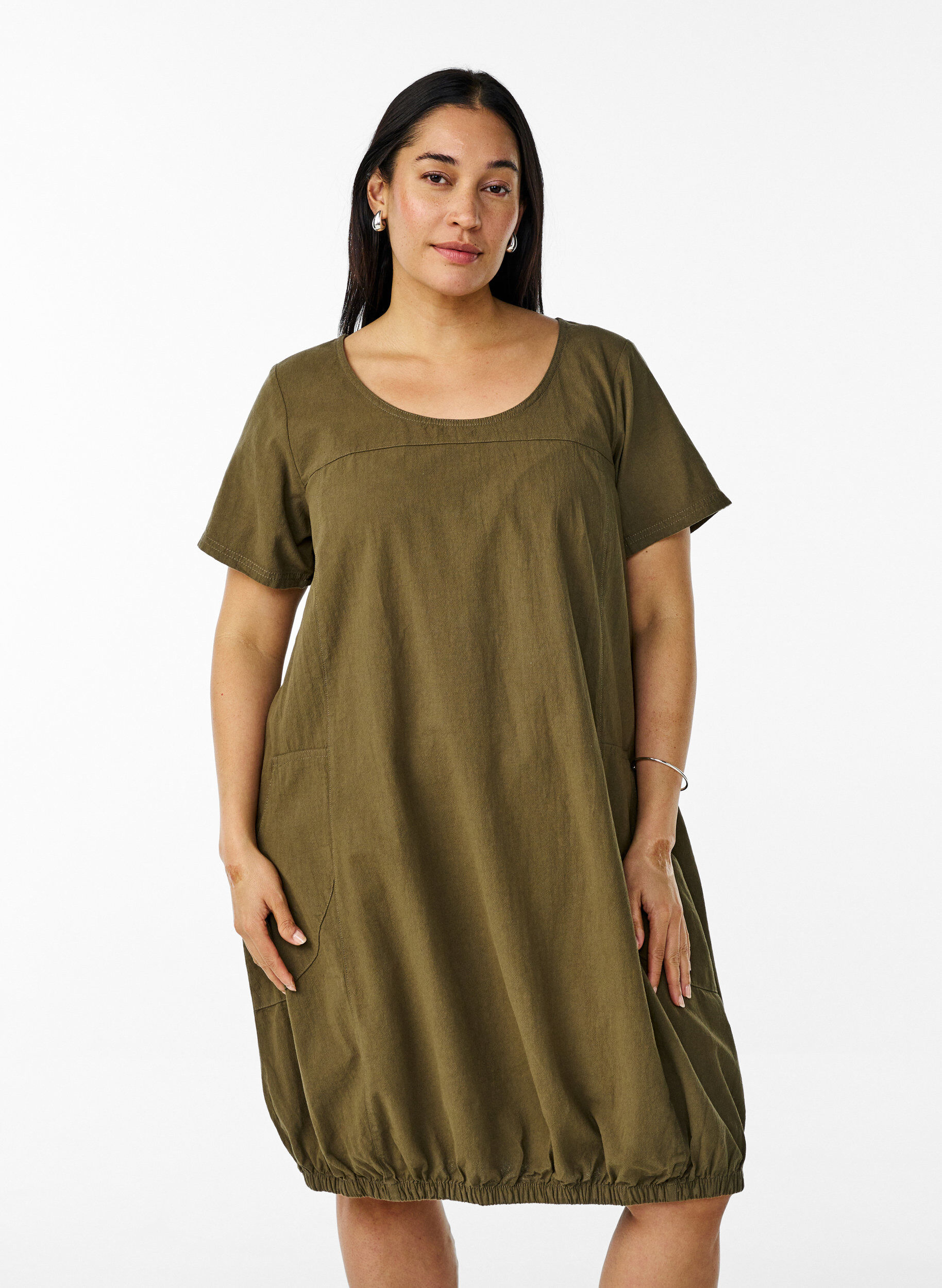 Lyhythihainen puuvillamekko, Vihre&auml;, Model