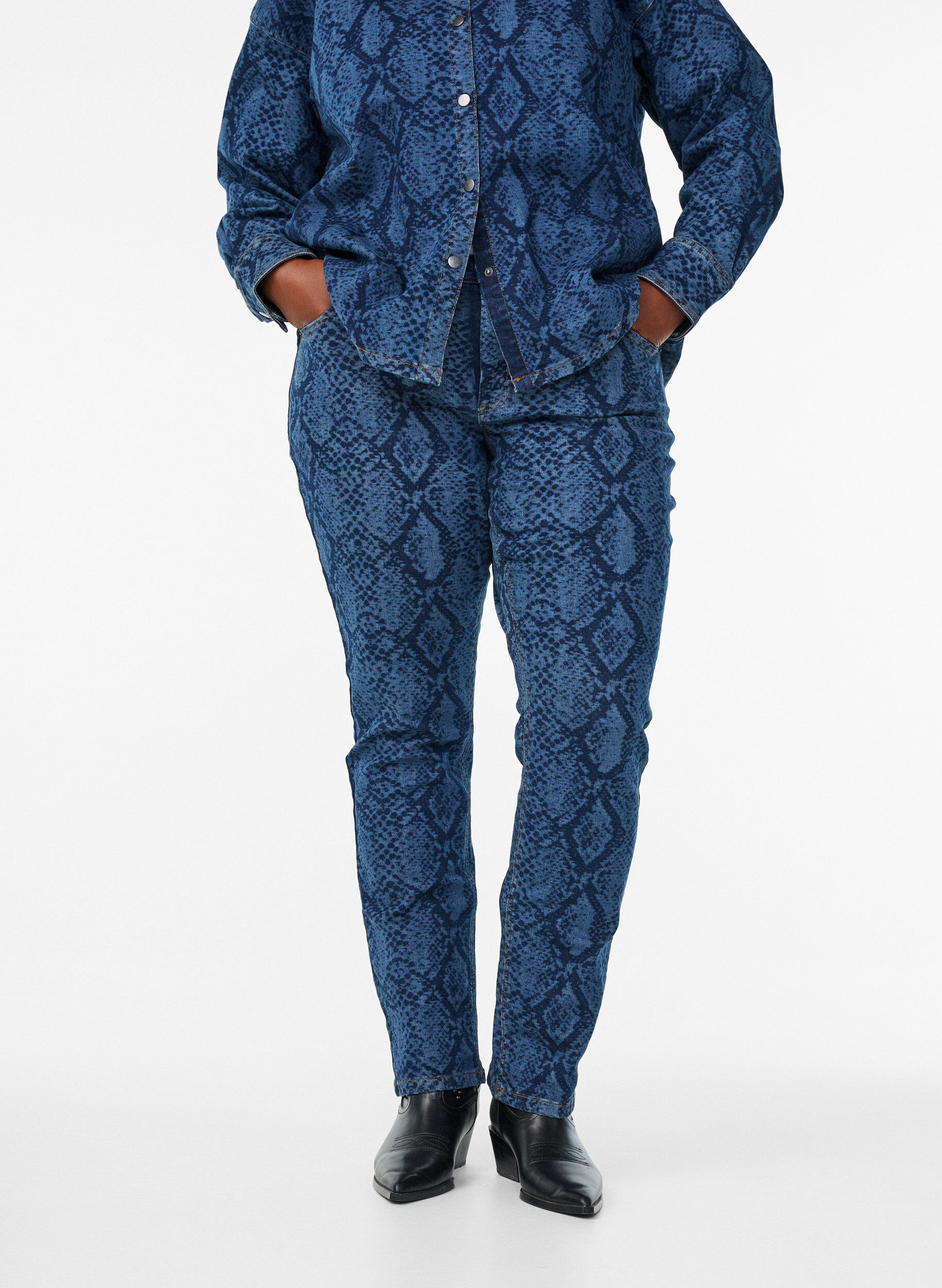 Zizzi Emily-farkut k&auml;&auml;rmekuosilla, Sininen, Model image number 2