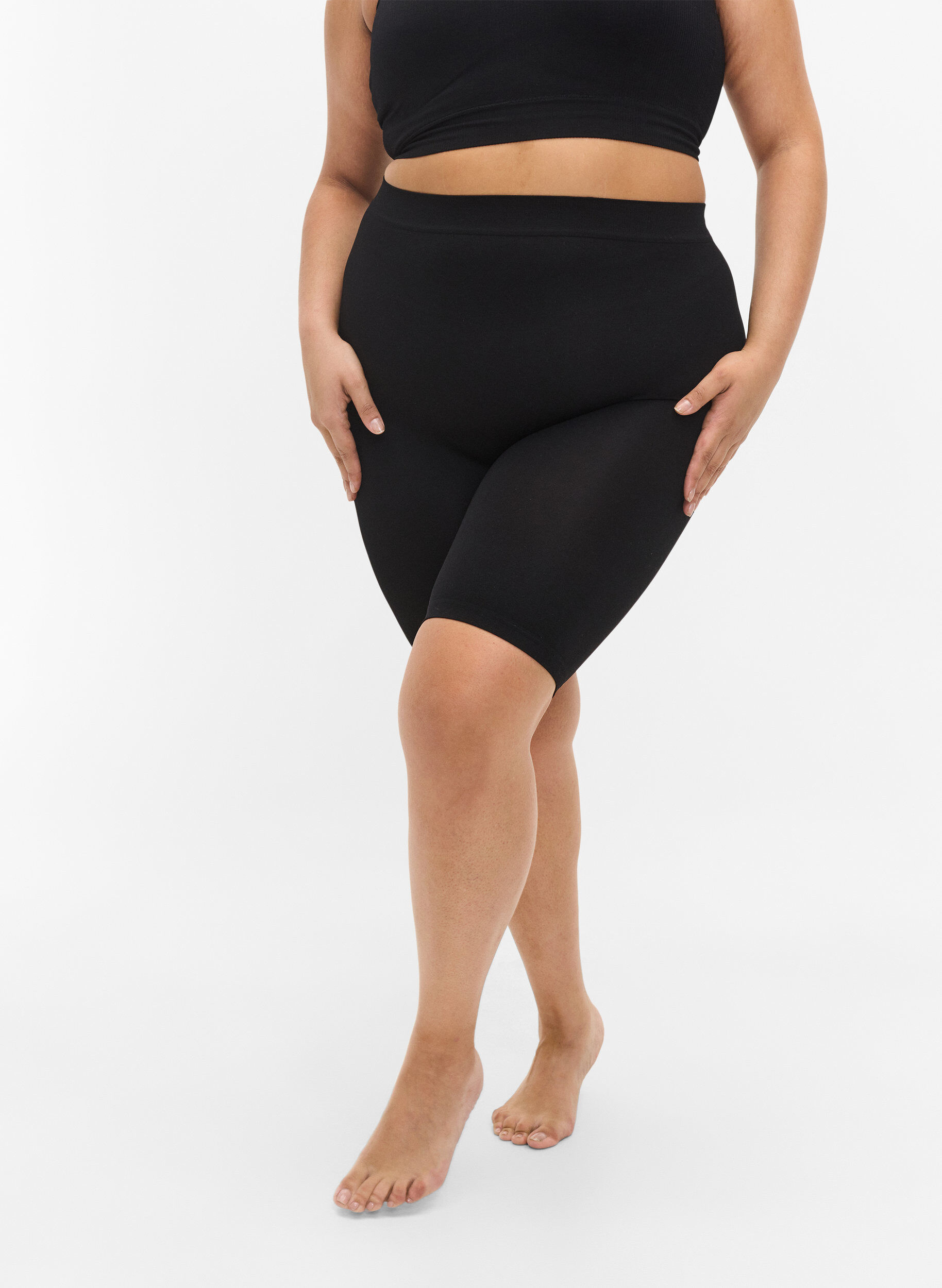 ZizziSaumattomat py&ouml;r&auml;ilyshortsit, Musta, Model image number 3