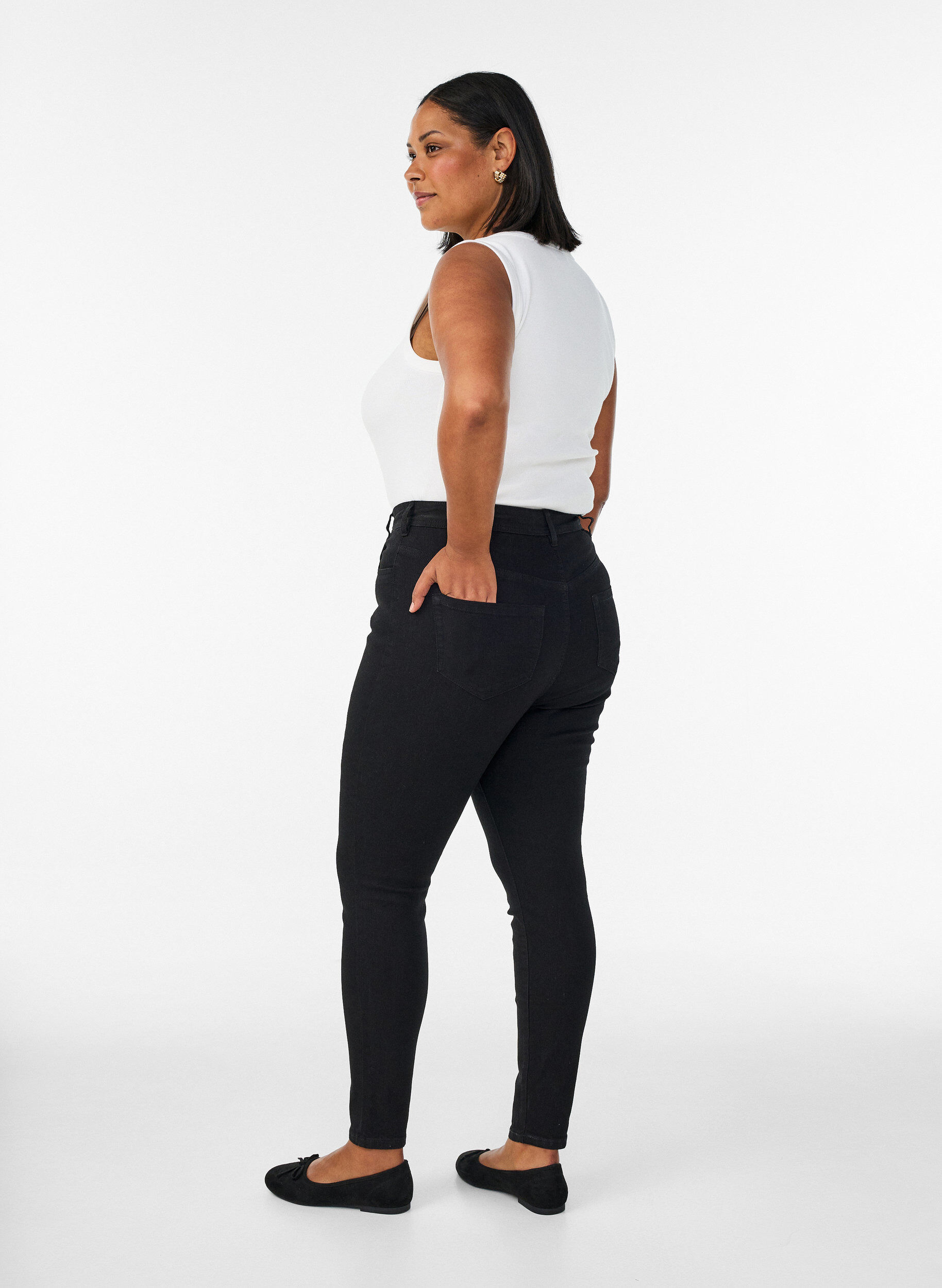 ZizziFarkut super slim fit -mallissa, Musta, Model image number 1