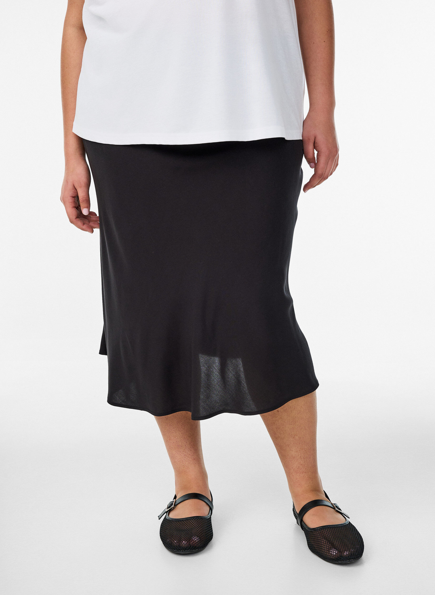 ZizziViscoosihame joustavalla vy&ouml;t&auml;r&ouml;ll&auml;, Musta, Model image number 2