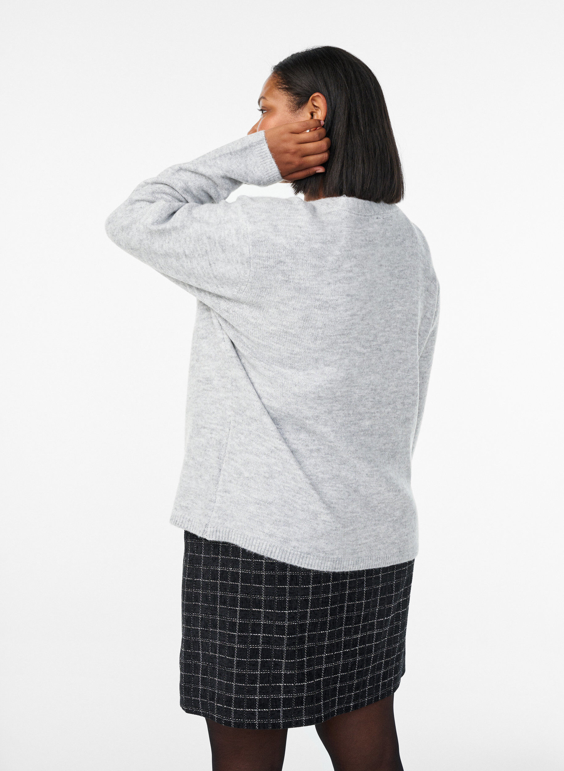 Zizzi Neuletakki V-p&auml;&auml;ntiell&auml; ja kirjailtuilla kukilla, Harmaa, Model image number 2