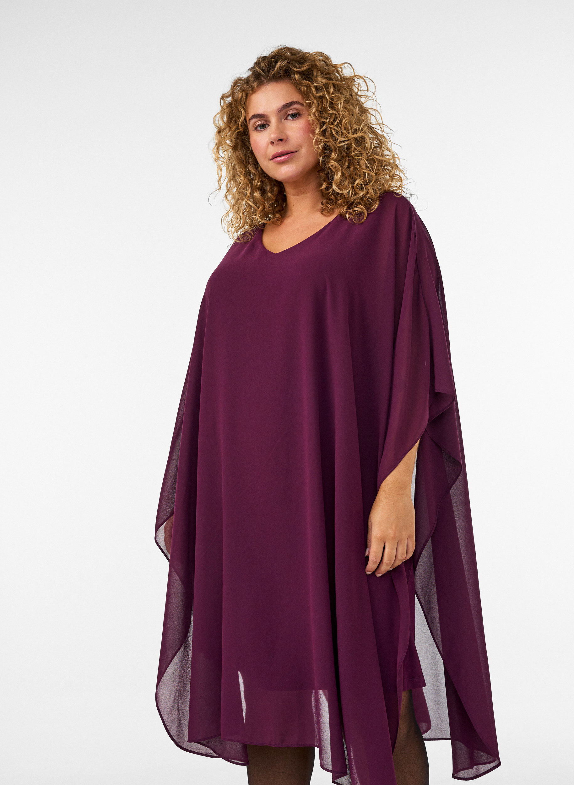 ZizziLyhyt sifonkimekko V-p&auml;&auml;ntiell&auml;, Violetti, Model image number 2