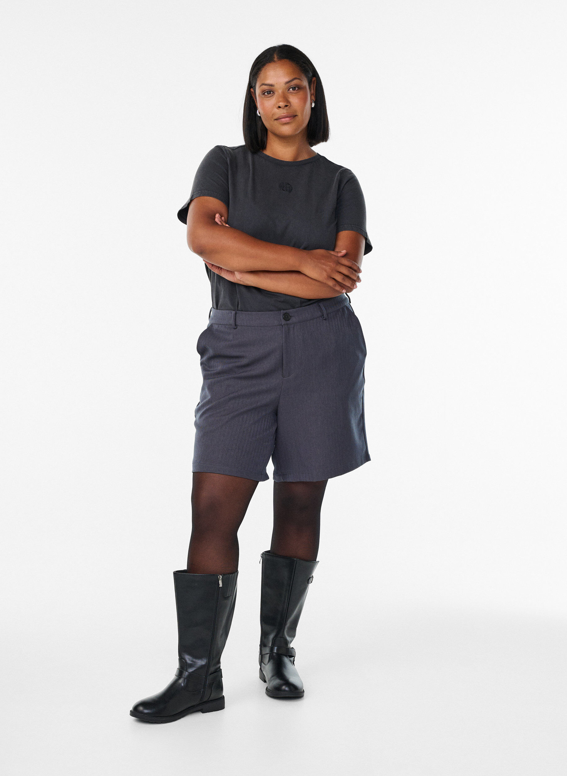 Zizzi R&auml;&auml;t&auml;l&ouml;idyt bermudashortsit taskuilla, Harmaa, Model image number 1