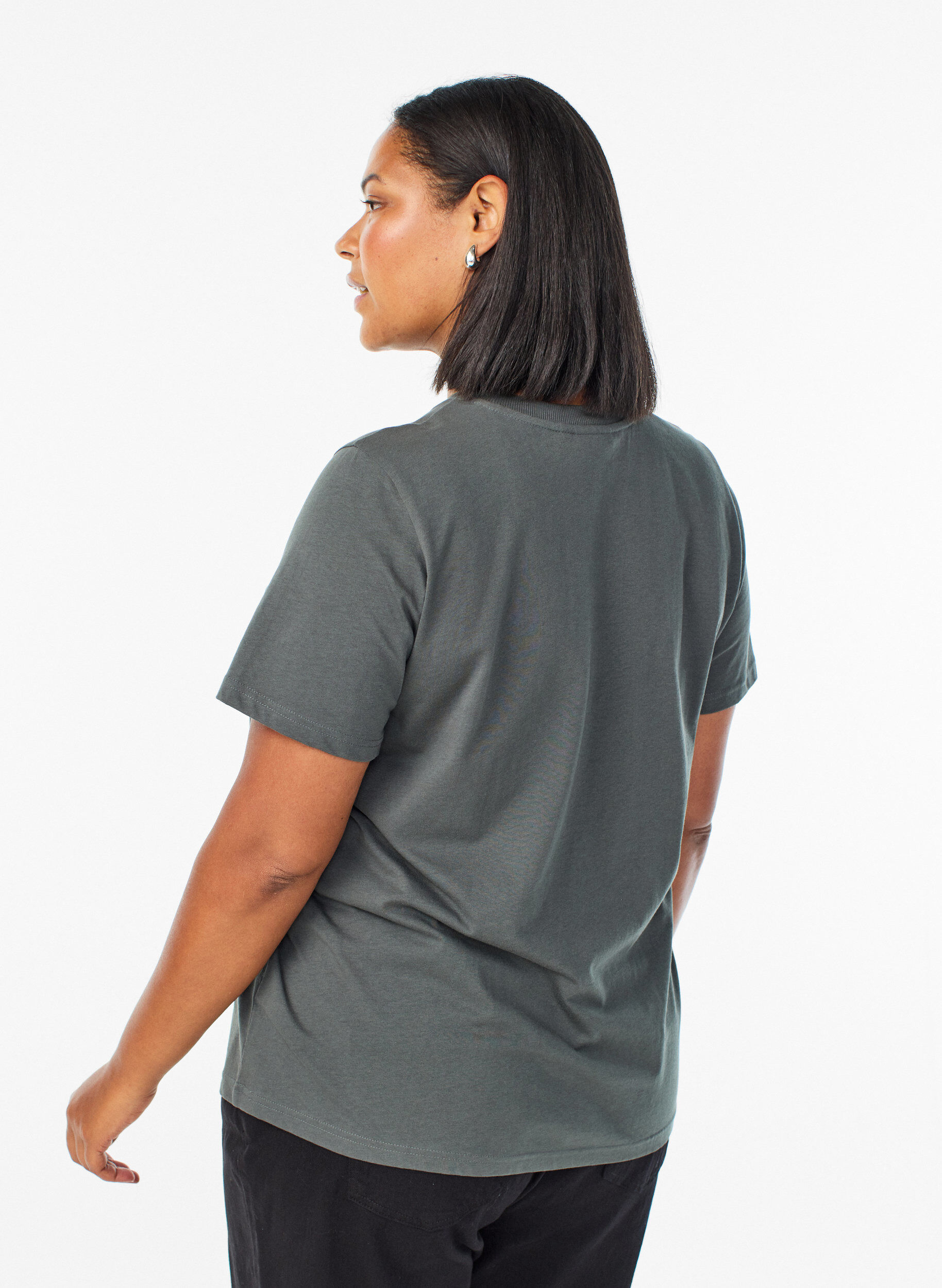 Zizzi Puuvillainen perus-T-paita, jossa on py&ouml;re&auml; kaula-aukko, Vihre&auml;, Model image number 2