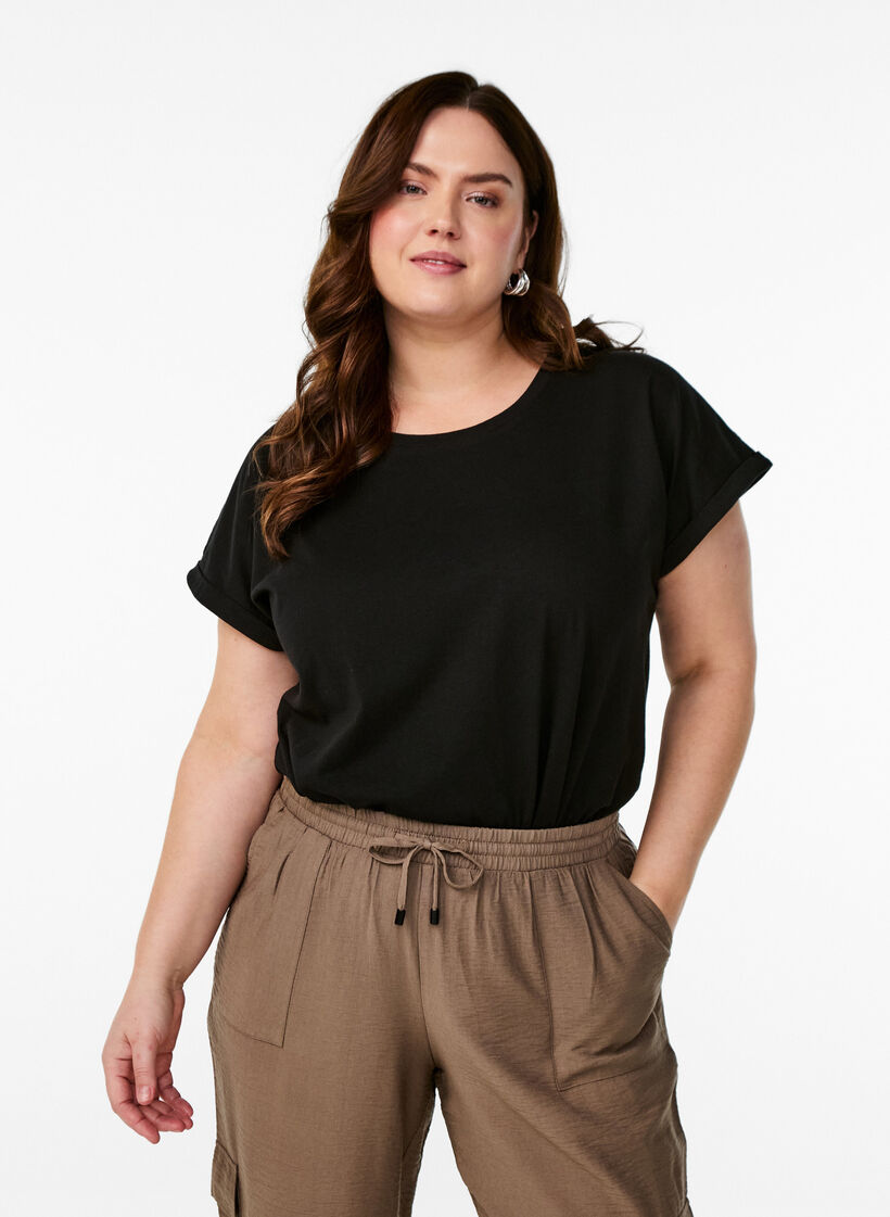 Lyhythihainen t-paita puuvillasekoitteesta, Musta, Model image number 0