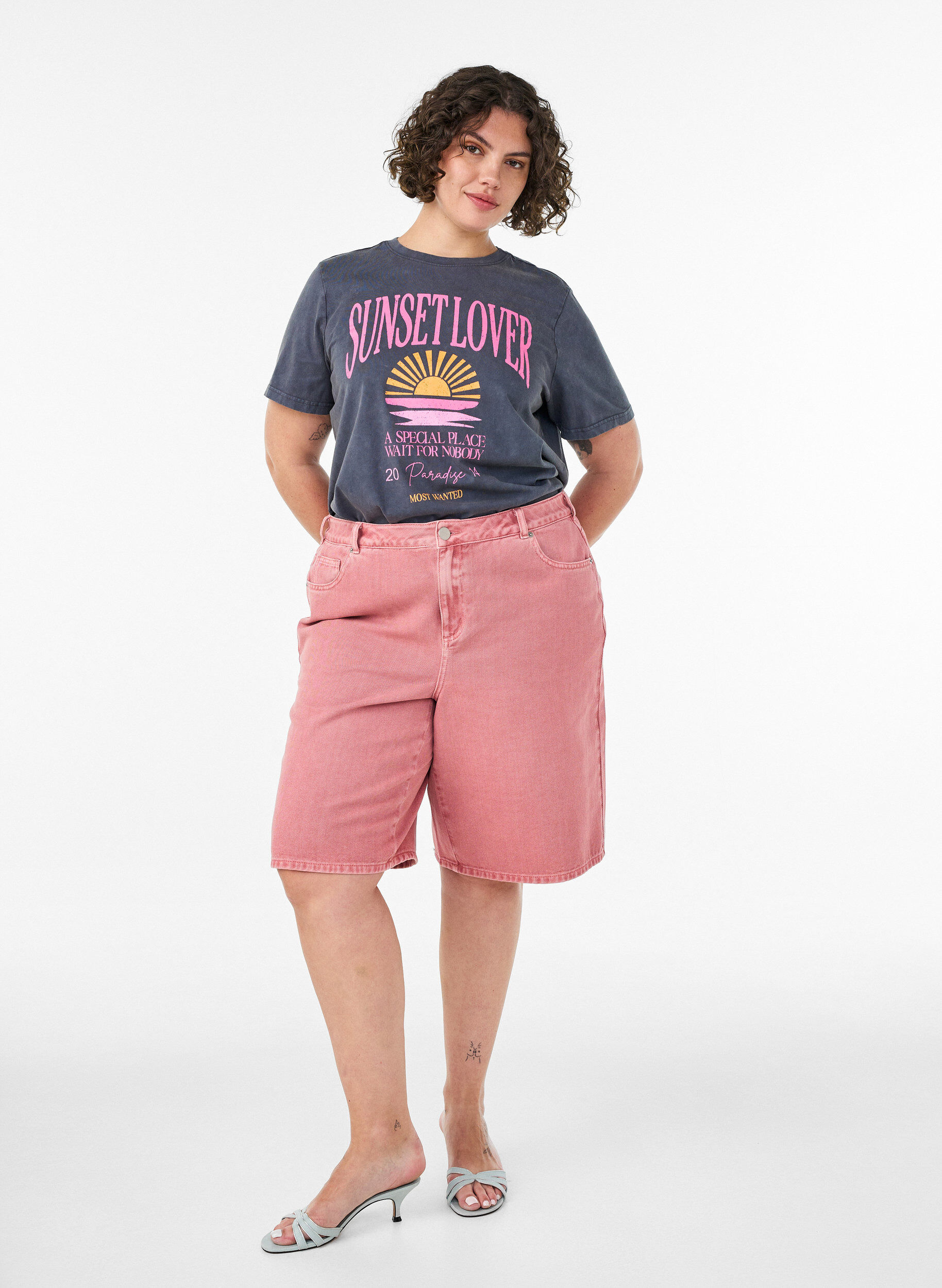 ZizziPuuvillainen T-paita etupainatuksella ja pestyll&auml; lookilla, Harmaa, Model image number 1