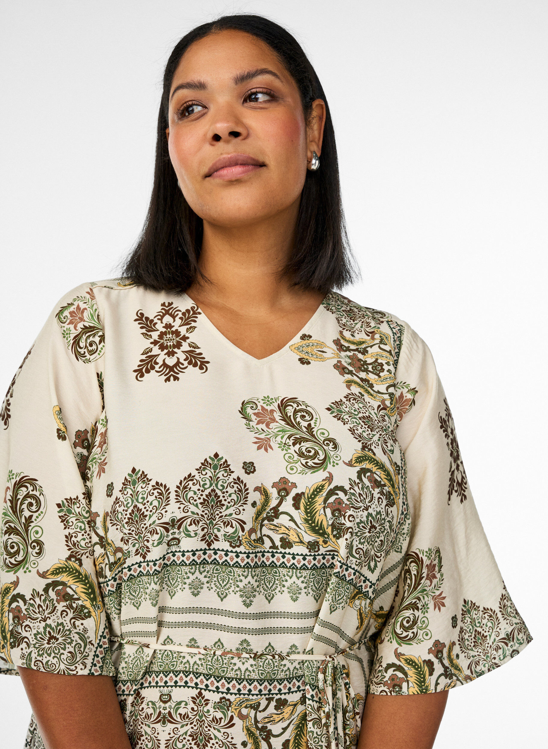 Zizzi Kuviollinen midimekko viskoosista vy&ouml;ll&auml;, Vihre&auml;, Model image number 2