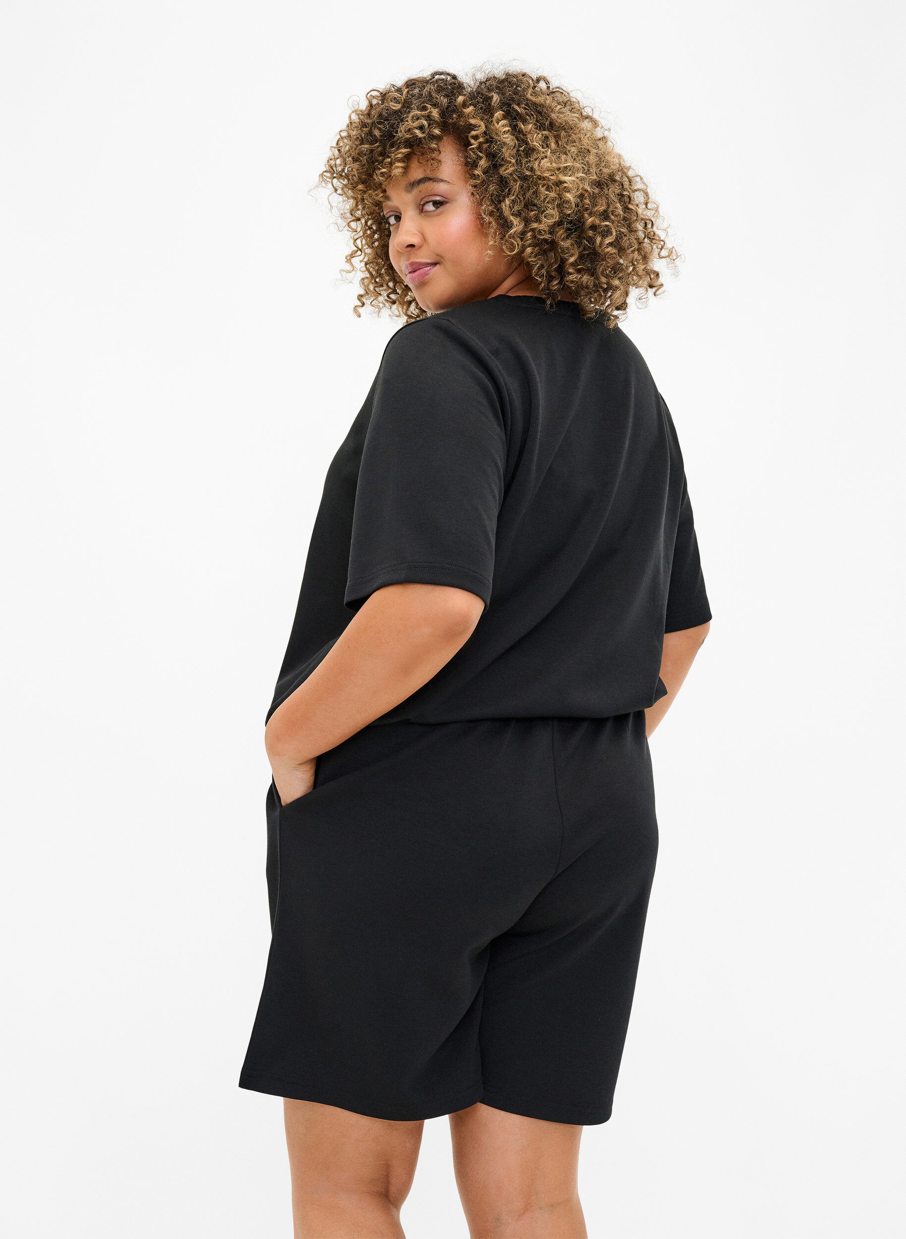 Zizzi Shortsit modaalisekoitteesta taskuilla, Musta, Model image number 1