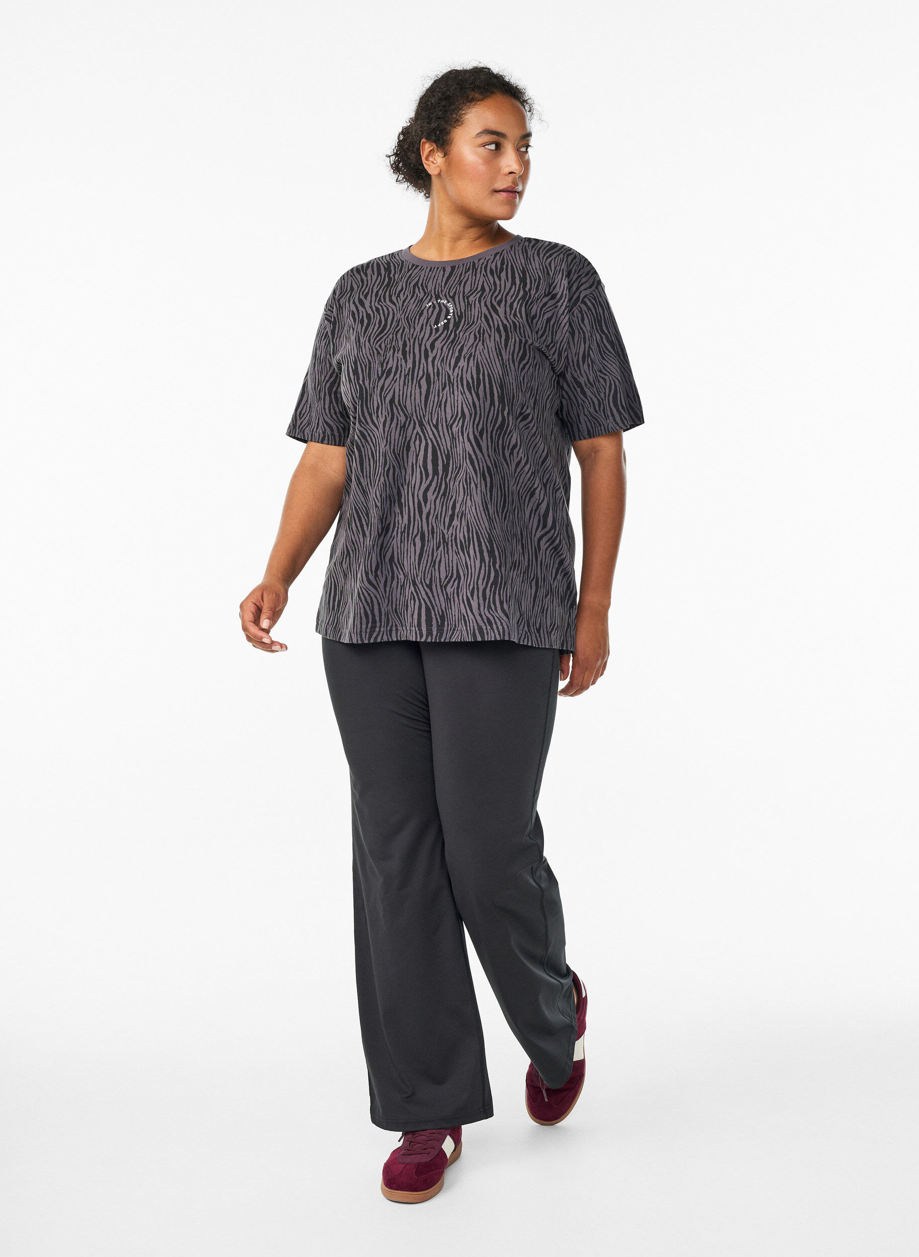 Zizzi Zebrakuvioitu orgaaninen puuvilla urheilupaita, Harmaa, Model image number 1