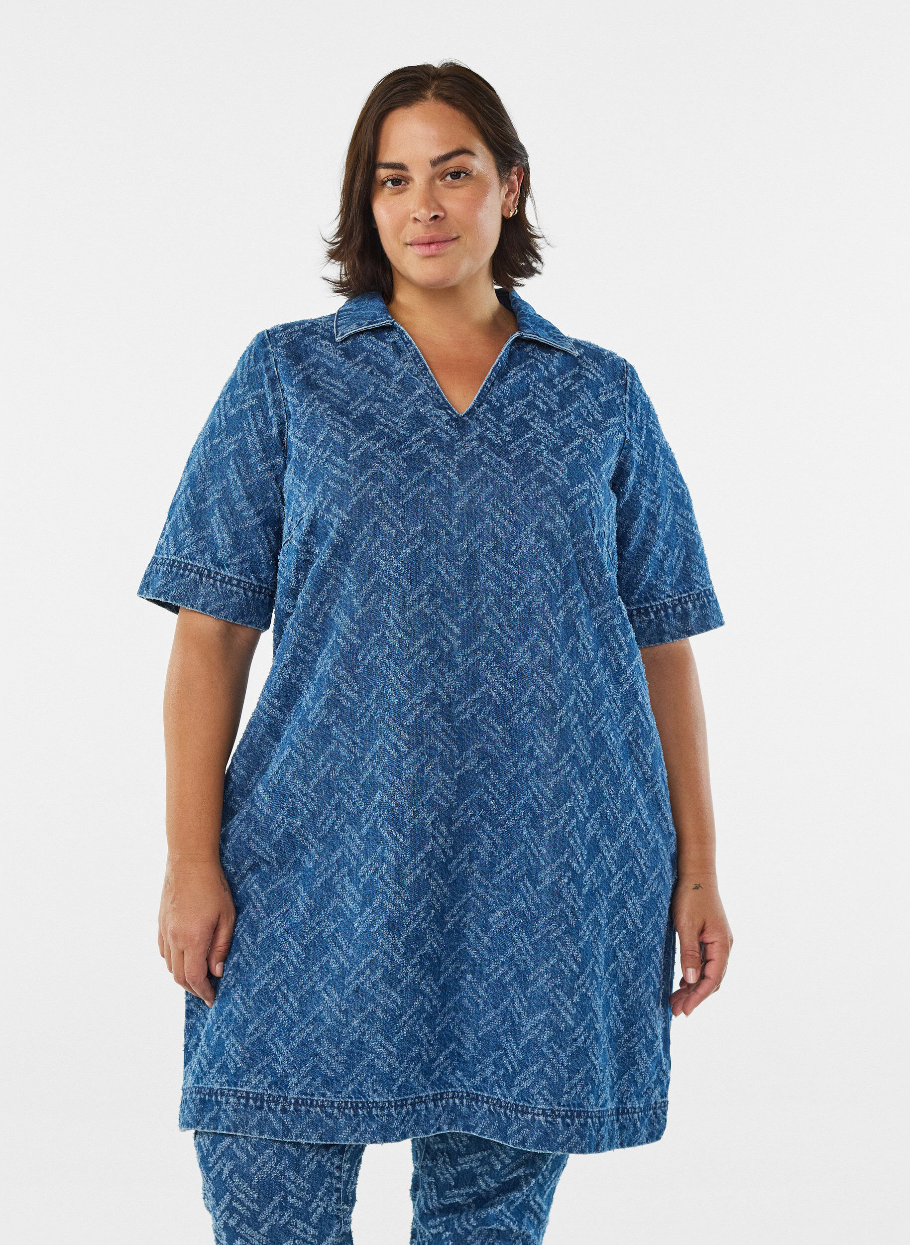 Lyhyt farkkumekko teksturoitua kuviota, Sininen, Model