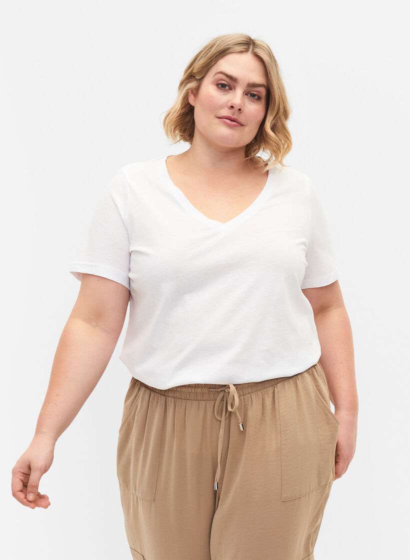 2 kpl t-paitoja v-p&auml;&auml;ntiell&auml;, Bright White / Black, Model image number 0