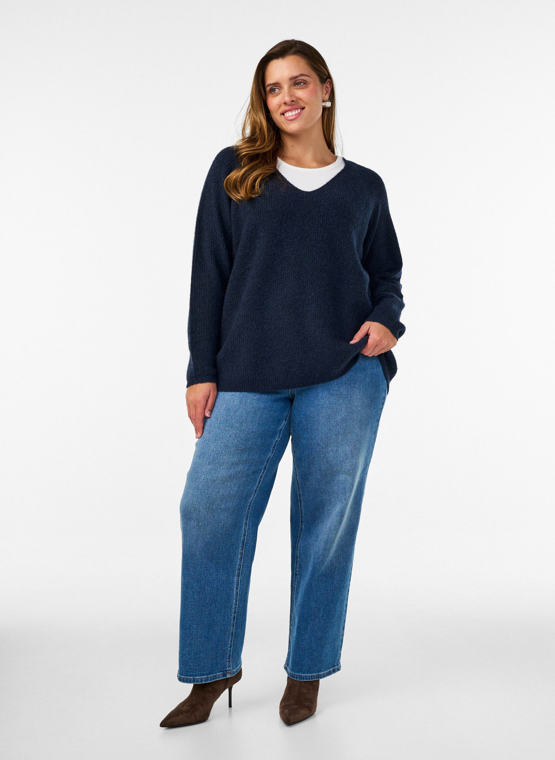ZizziNeulepusero v-p&auml;&auml;ntiell&auml; ja raglanhihoilla, Sininen, Model image number 1
