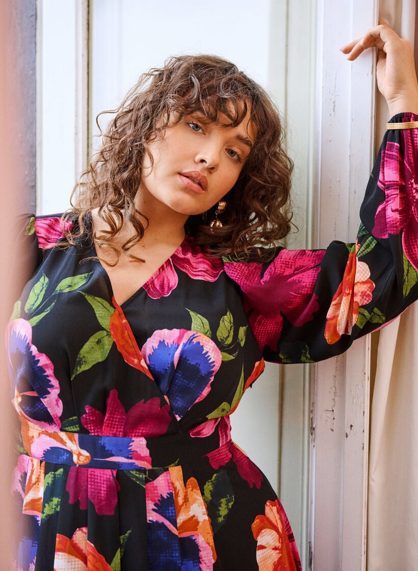 Maksimekko kietaisup&auml;&auml;ntiell&auml; ja pitkill&auml; hihoilla, Musta, Image image number 0