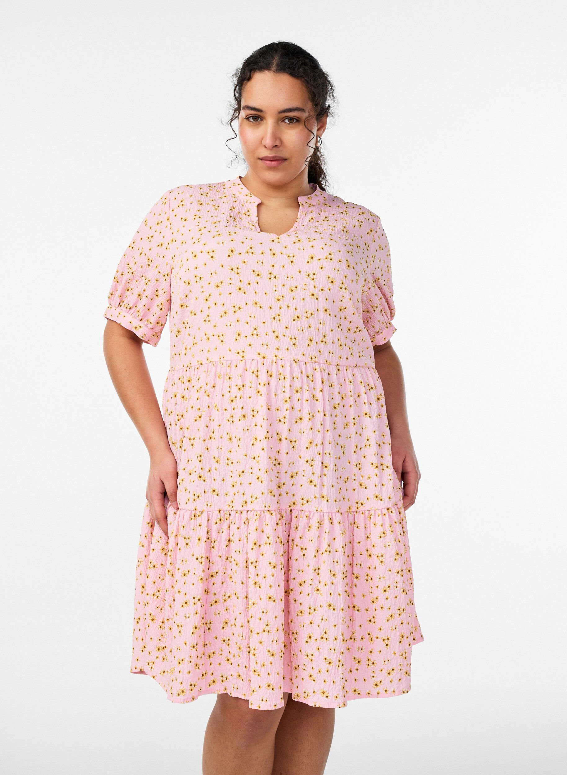 Lyhyt A-linjainen mekko, Vaaleanpunainen, Model