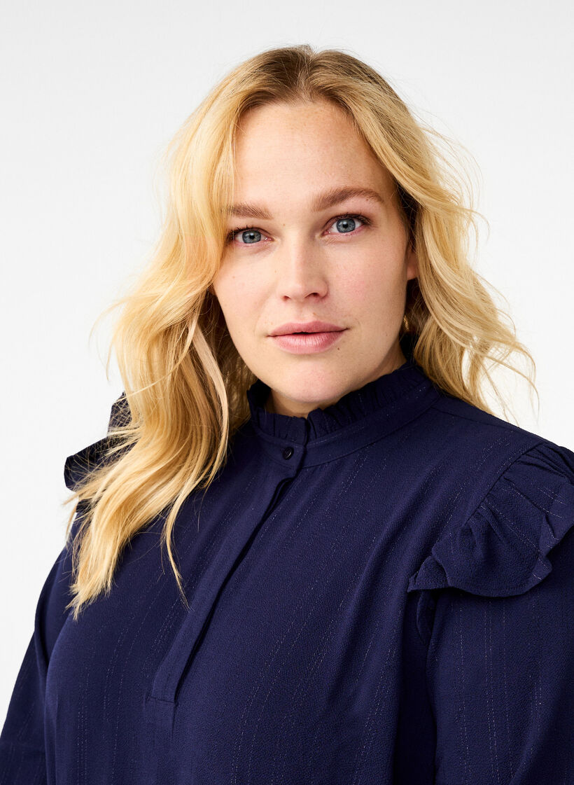 Lyhyt mekko r&ouml;yhel&ouml;ill&auml; ja kimalteella, Sininen, Model image number 3