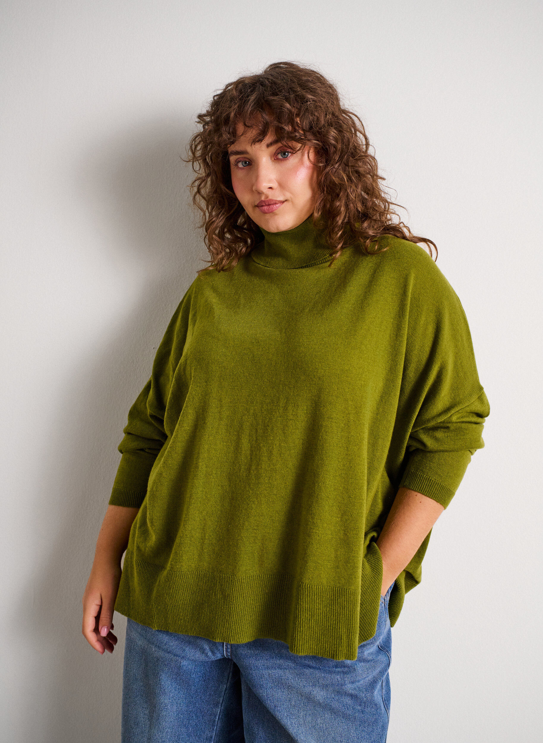 V&auml;lj&auml; pooloneulepusero, Vihre&auml;, Model