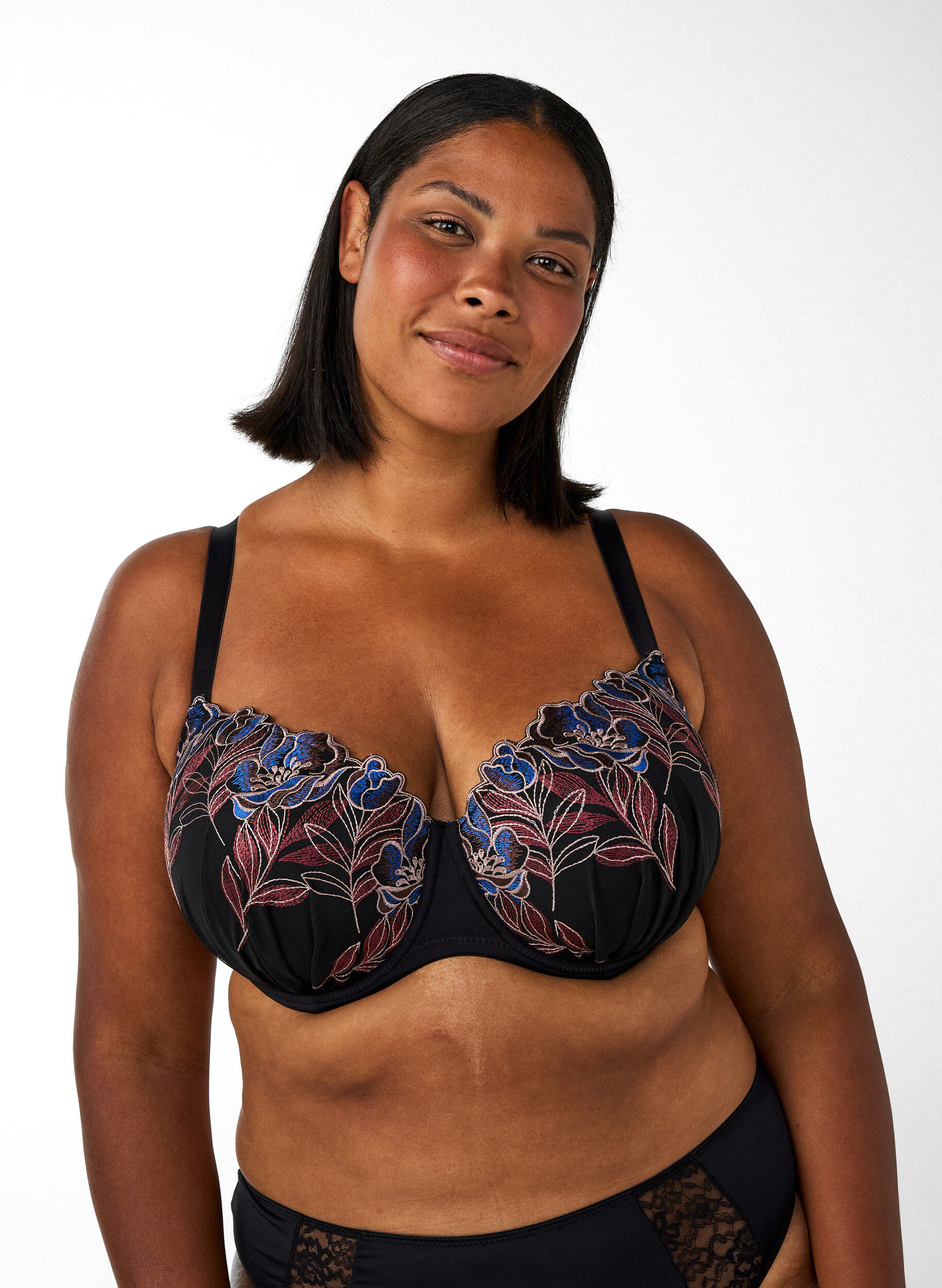 ZizziMuotoillut rintaliivit kukkakirjailulla, Musta, Model image number 0