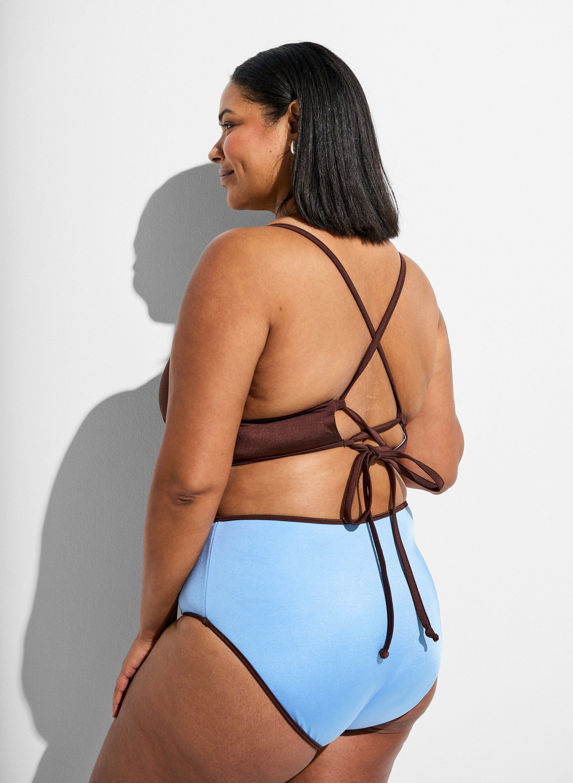 ZizziK&auml;&auml;nnett&auml;v&auml;t bikinin alaosat normaalilla vy&ouml;t&auml;r&ouml;ll&auml;, Ruskea, Model image number 1