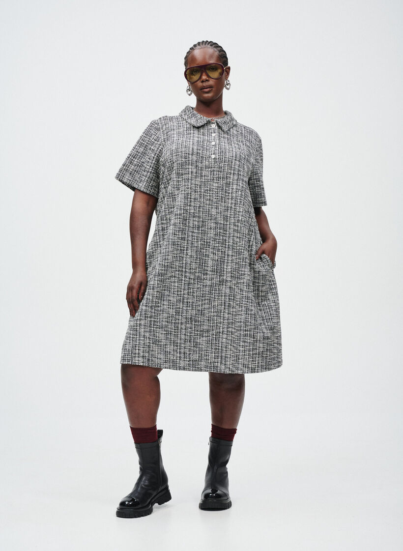Lyhyt mekko teksturoidusta jersey-kankaasta graafisella ruutukuviolla, Vanilja, Image image number 0