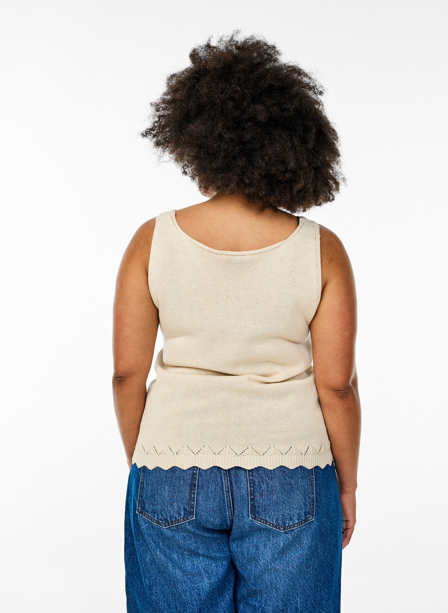 Zizzi Hihaton neuletoppi, jossa on aaltoreunus, Sandshell, Model image number 1