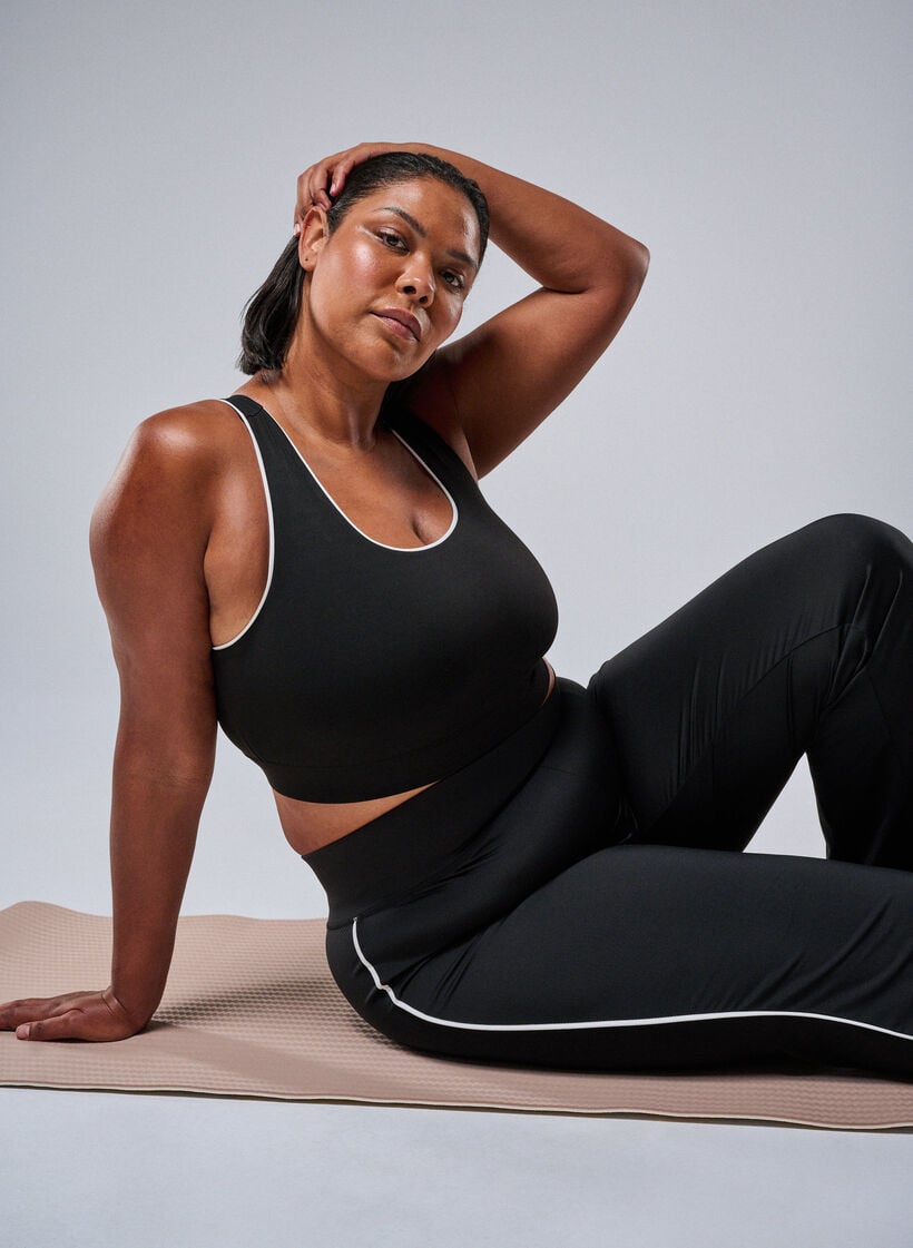 Racerback-urheilurintaliivit kontrastia tuovilla tereillä, Musta, Image image number 0