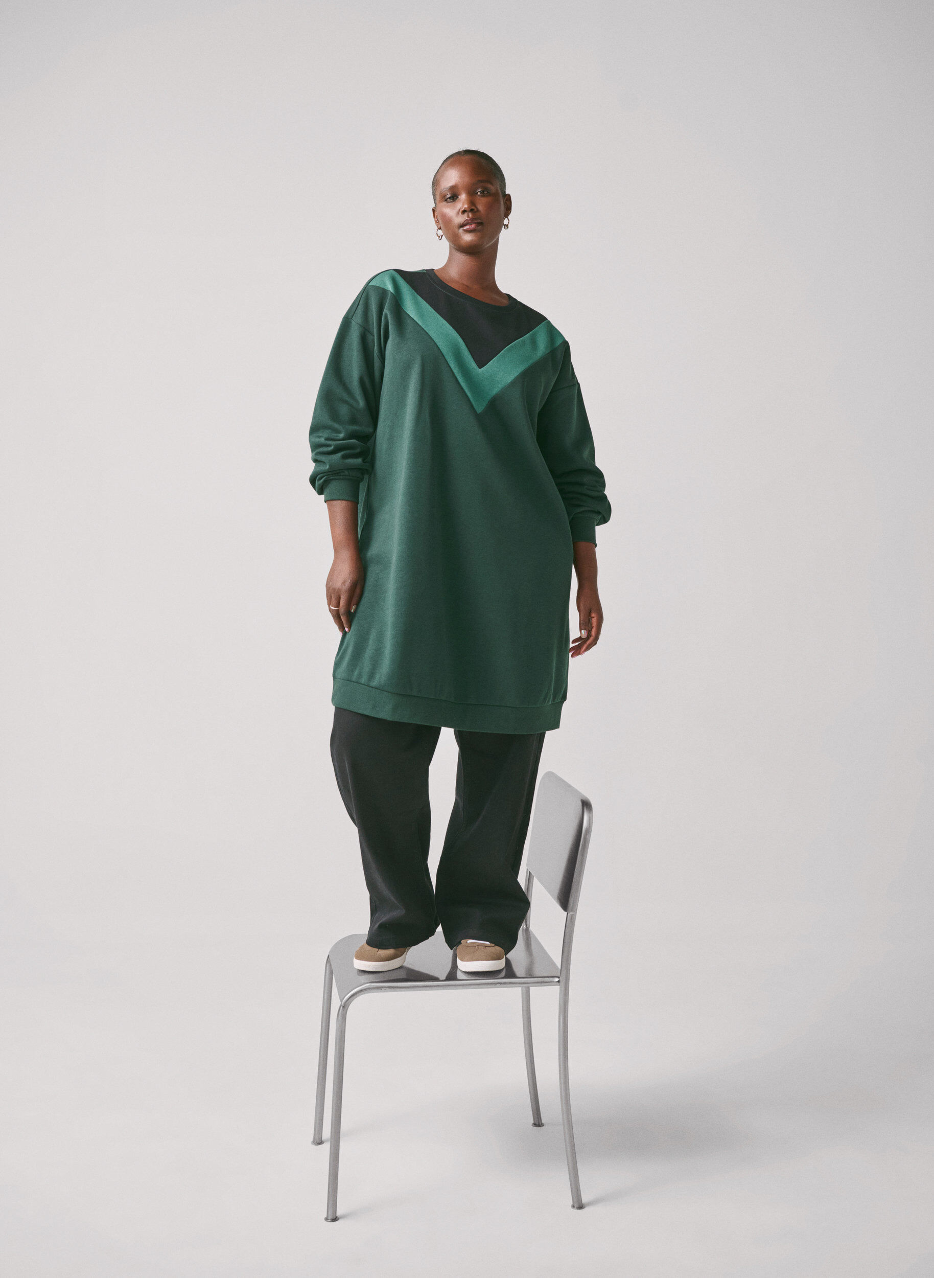 Zizzi Pitk&auml; collegepaita colourblock-kuviolla, Scarab Color Block, Image image number 0