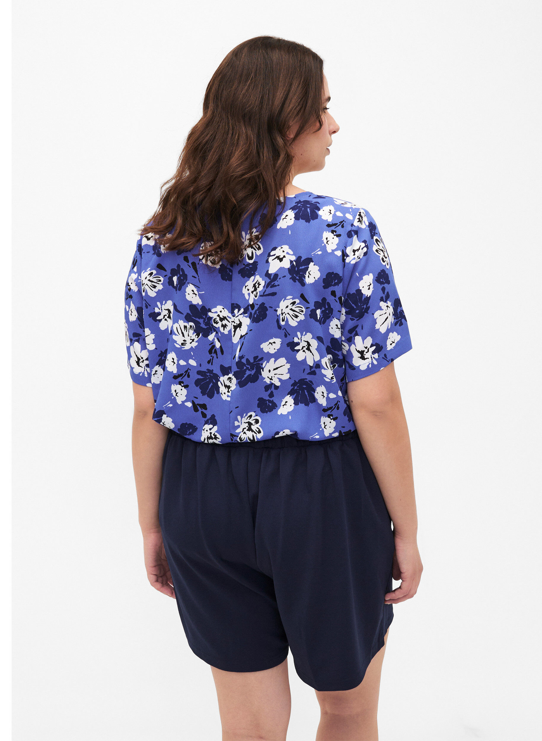 Zizzi V&auml;lj&auml;t shortsit, joissa on taskut, Sininen, Model image number 2