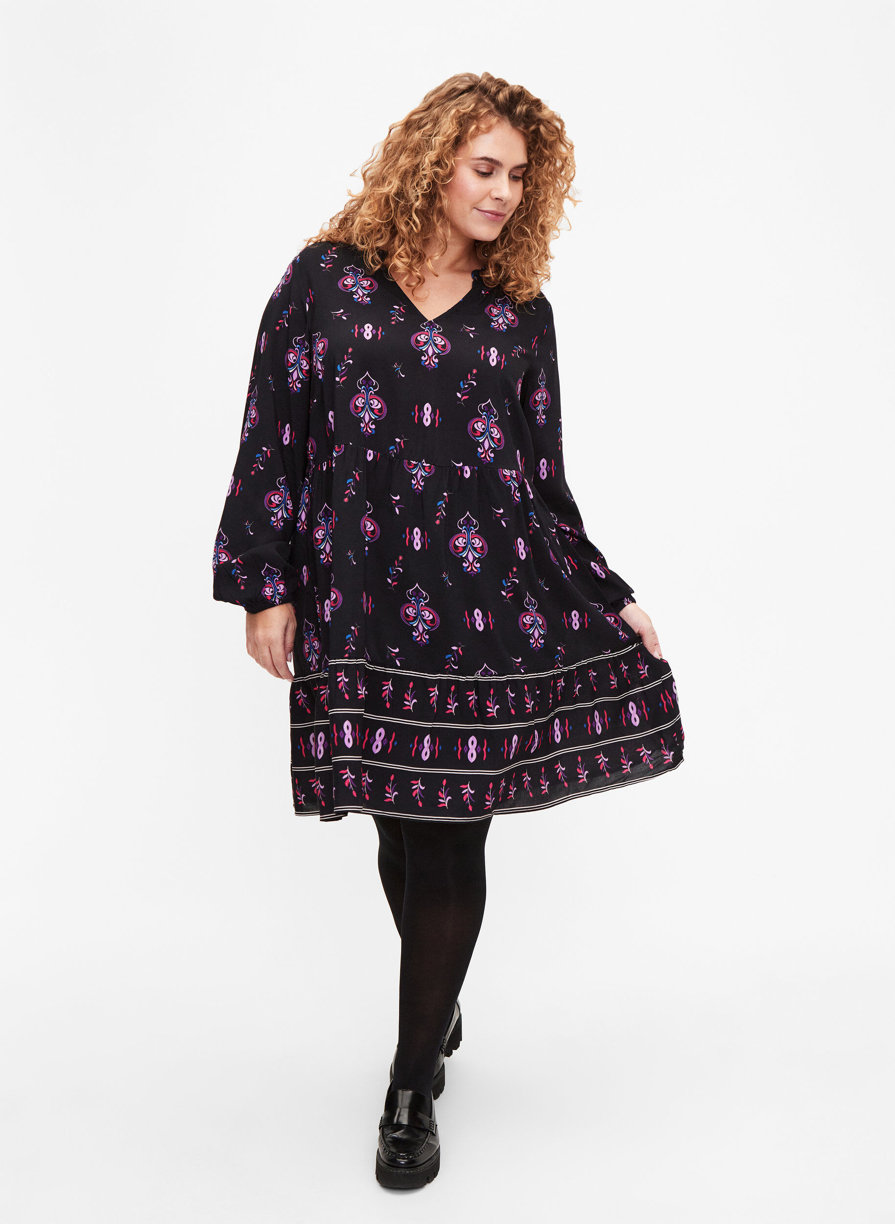 ZizziPitk&auml;hihainen viskoosimekko, jossa on painokuvio, Black Pink AOP, Model image number 2