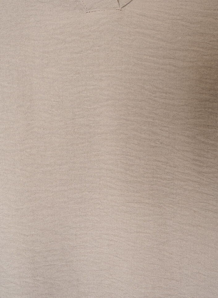 Pusero pallomaisella siluetilla ja V-p&auml;&auml;ntiell&auml;, Beige, Packshot image number 2