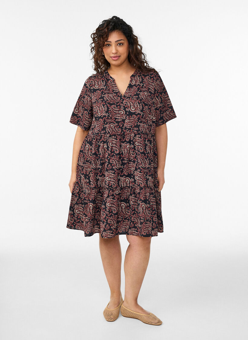 Lyhythihainen A-linjainen mekko, jossa on leikkauslinja, Musta, Model image number 1