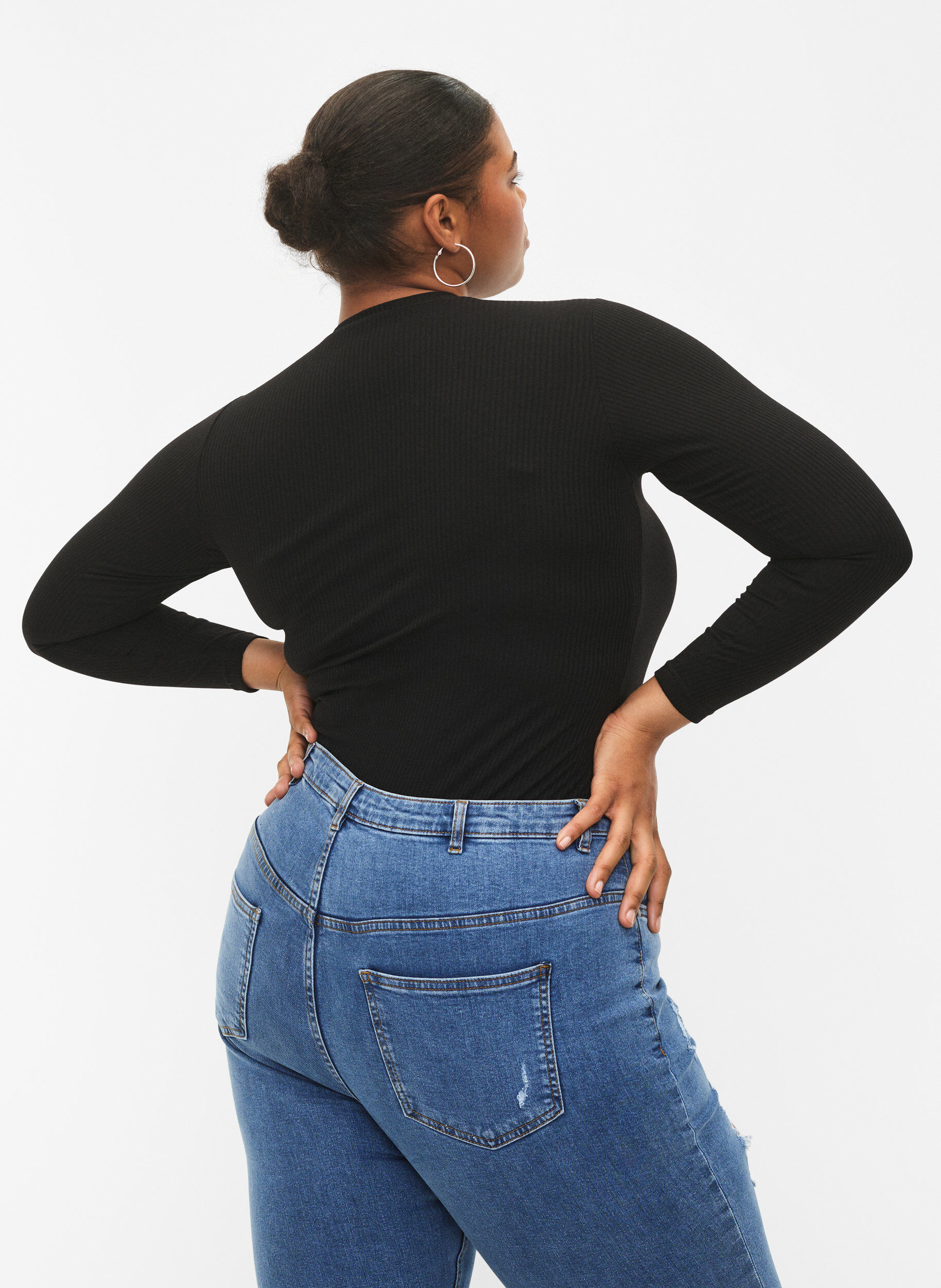 Zizzi Pitk&auml;hihainen ribattu pusero, jossa on koristereiki&auml;, Black, Model image number 1