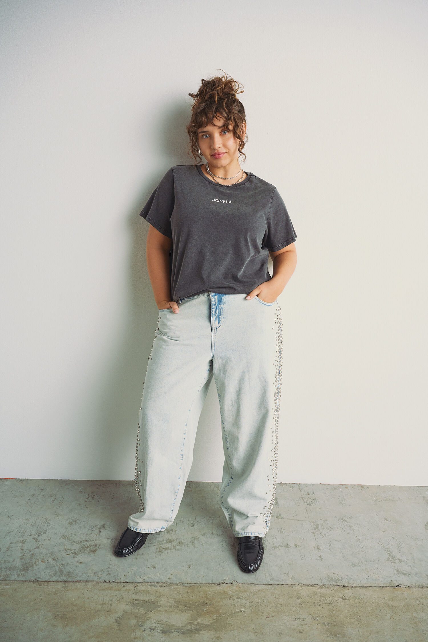 Jeansit yksityiskohdilla, , Model