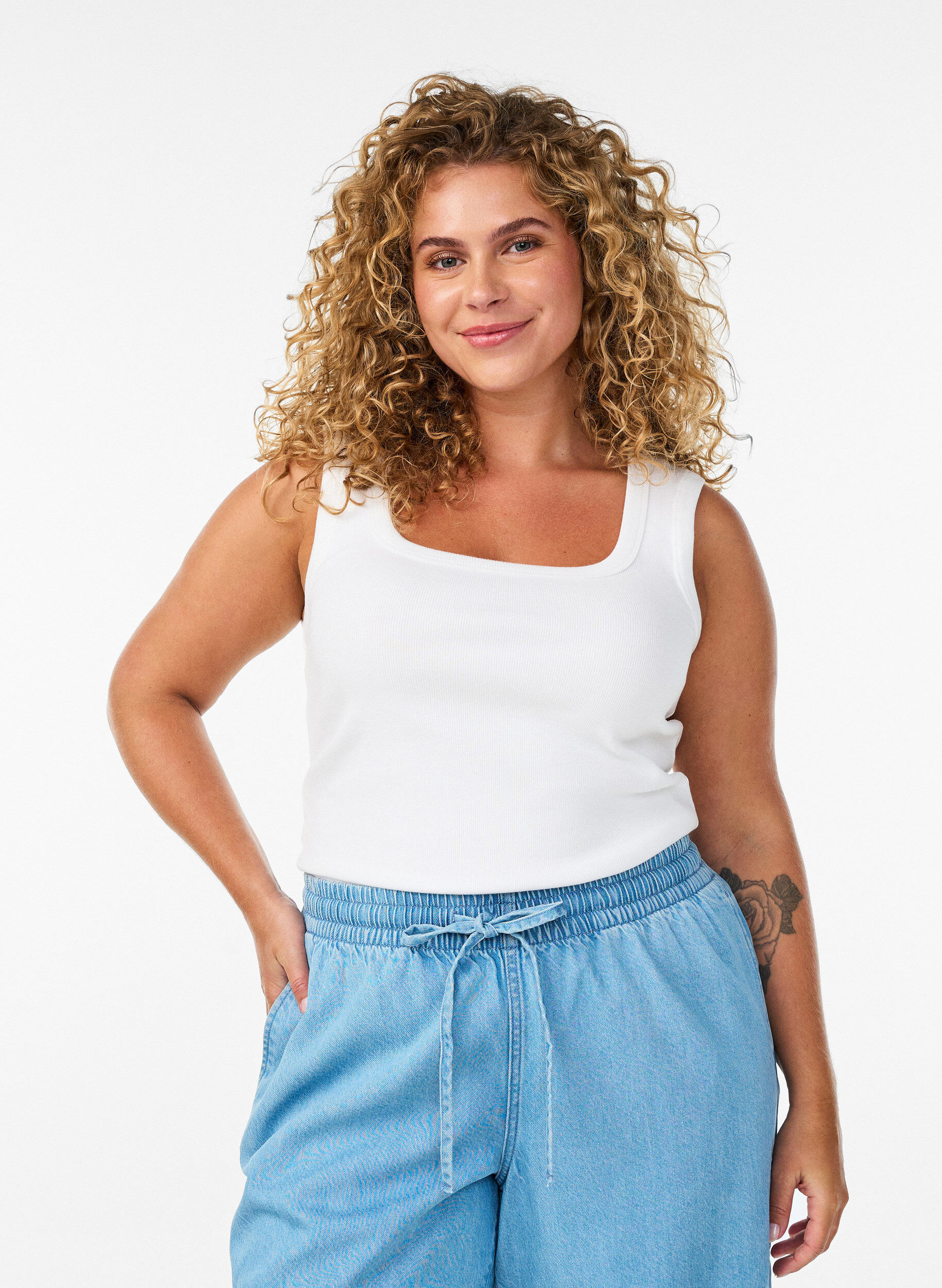 Ribbitoppi neli&ouml;p&auml;&auml;ntiell&auml;, Valkoinen, Model